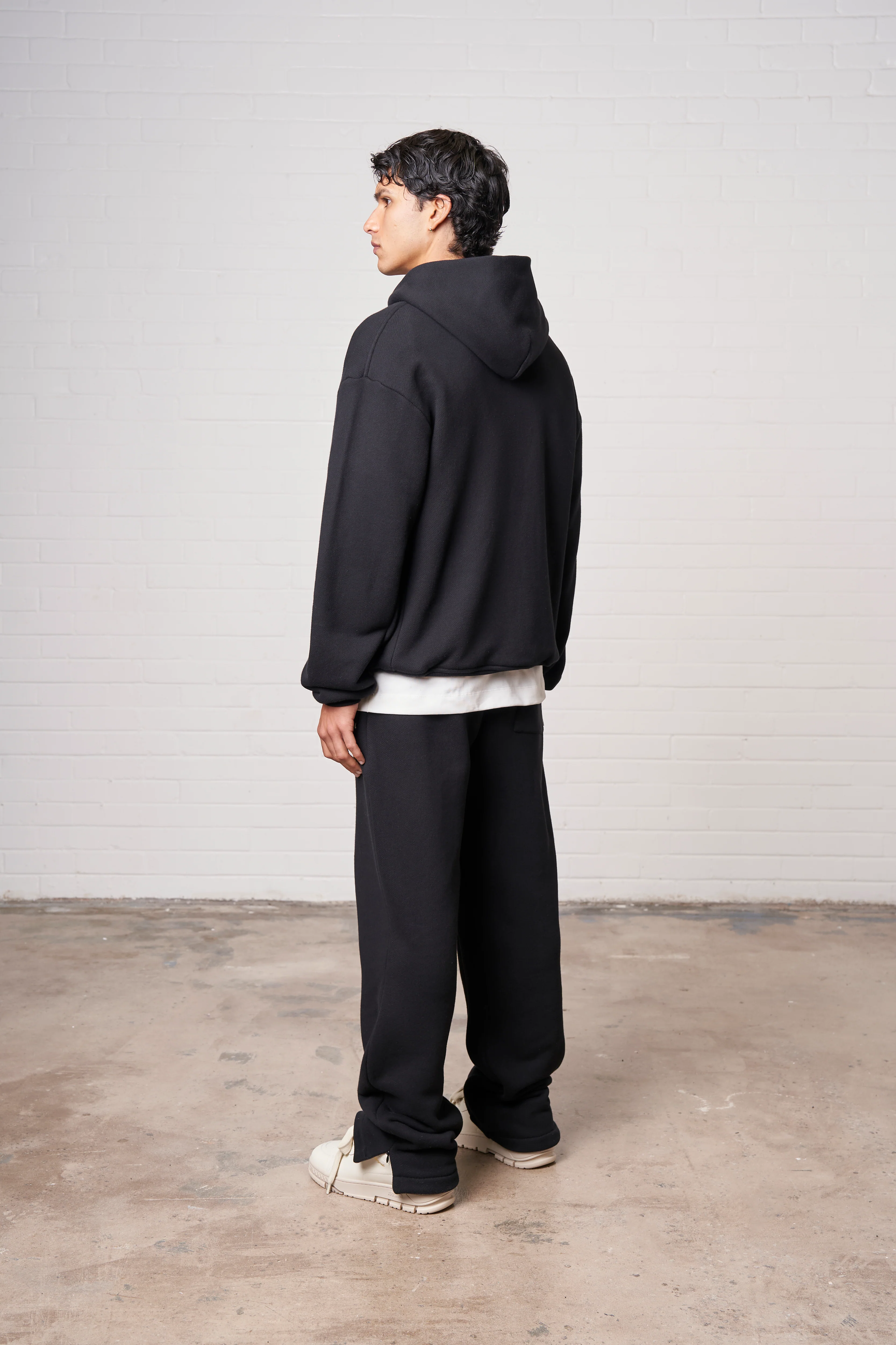 LAUNDERED CLASSICS ZIP THROUGH HOODIE - WASHED BLACK - Image 5