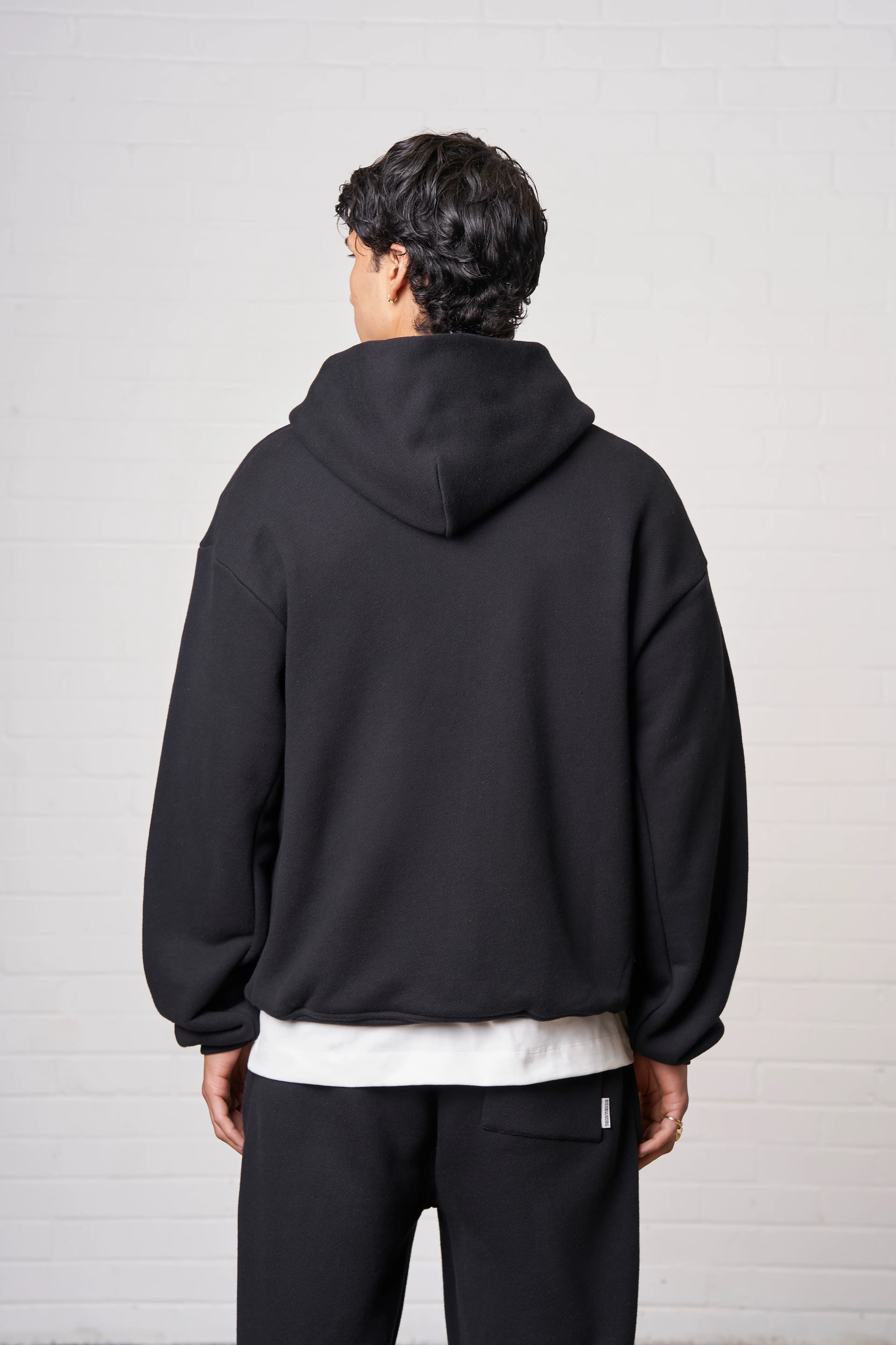 LAUNDERED CLASSICS ZIP THROUGH HOODIE - WASHED BLACK - Image 7