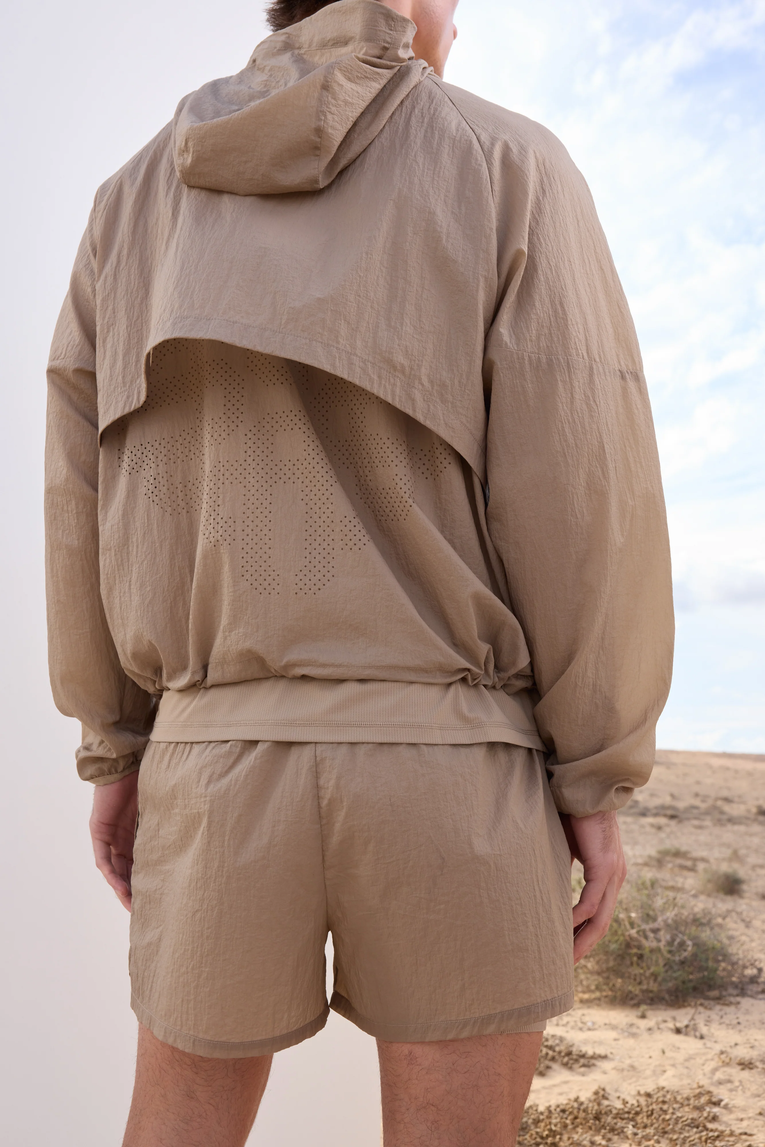2-1 TRANSLUCENT RUN SHORT - SAND - Image 4