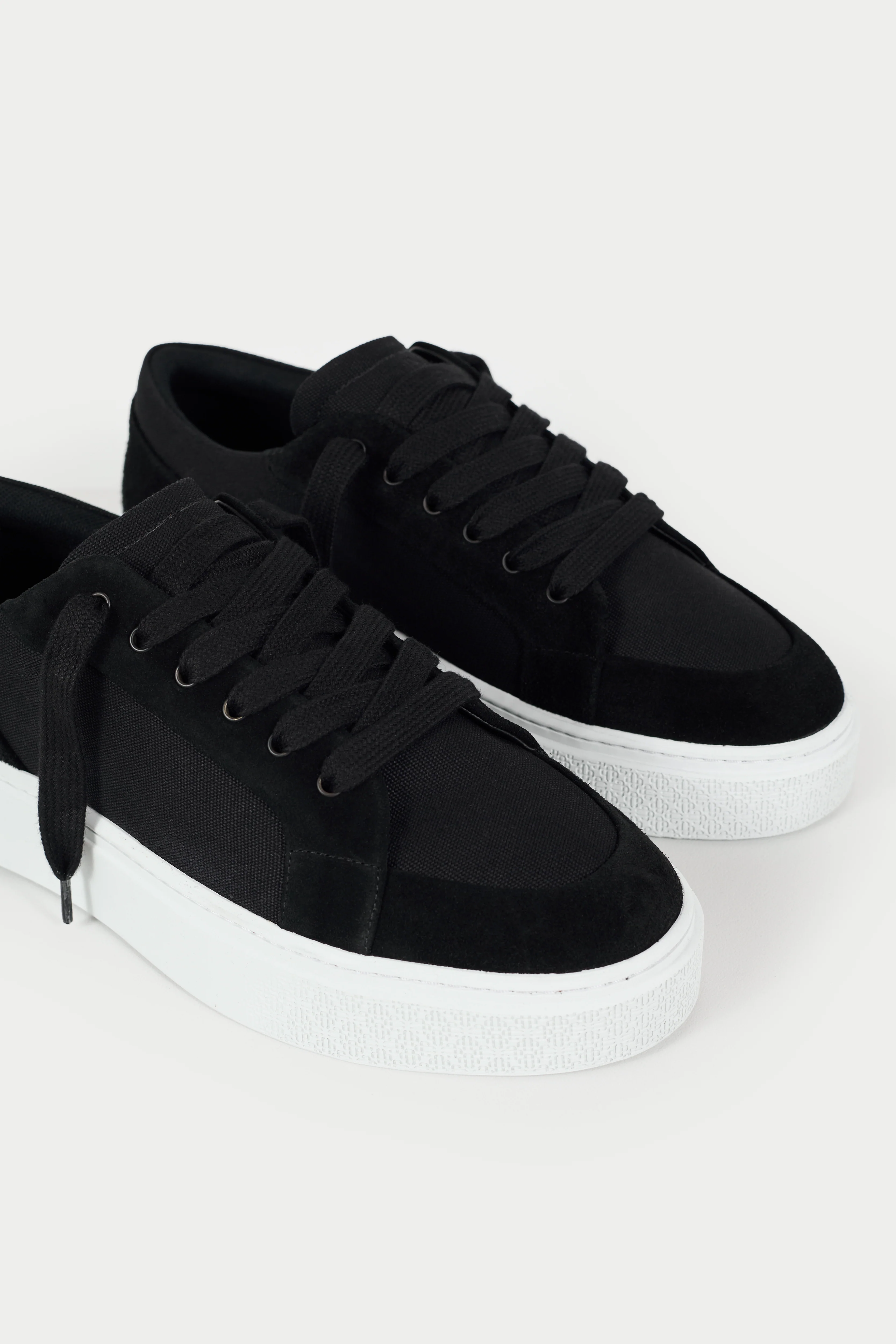 AXIS SNEAKER - BLACK - Image 2
