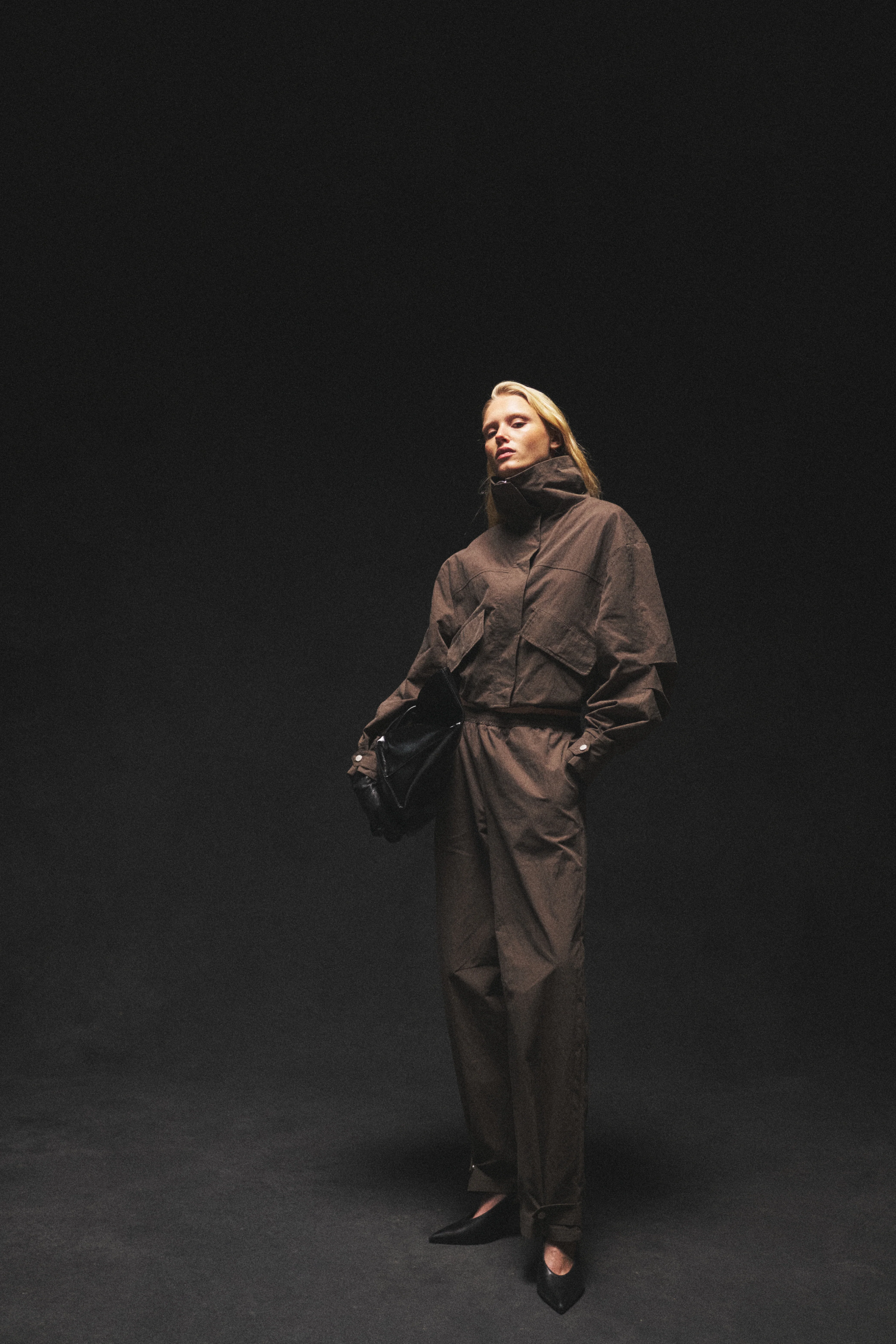 BARREL LEG SHELL TROUSERS - BROWN - Image 4