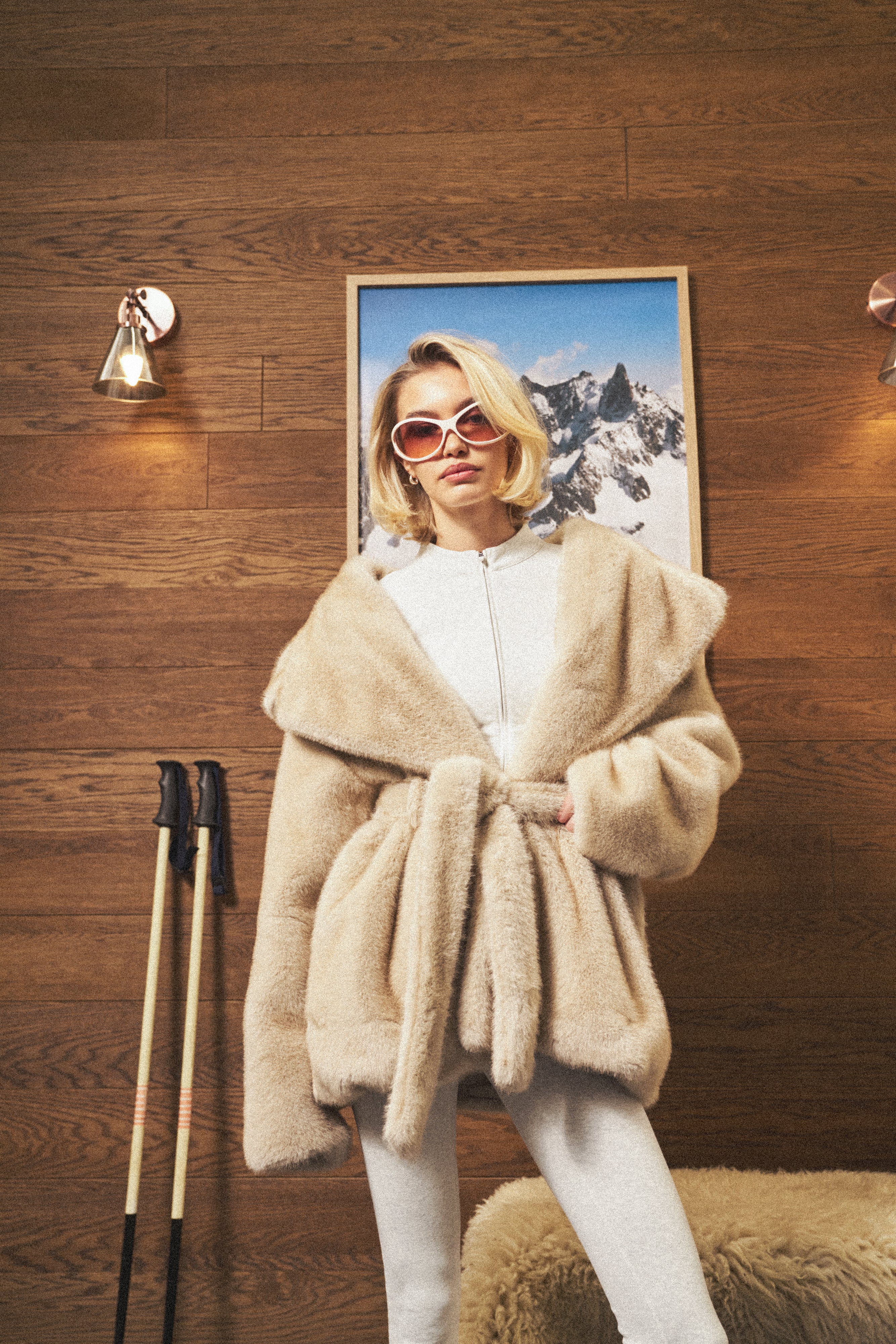 BELTED FAUX FUR HOODED COAT - BEIGE - Image 2
