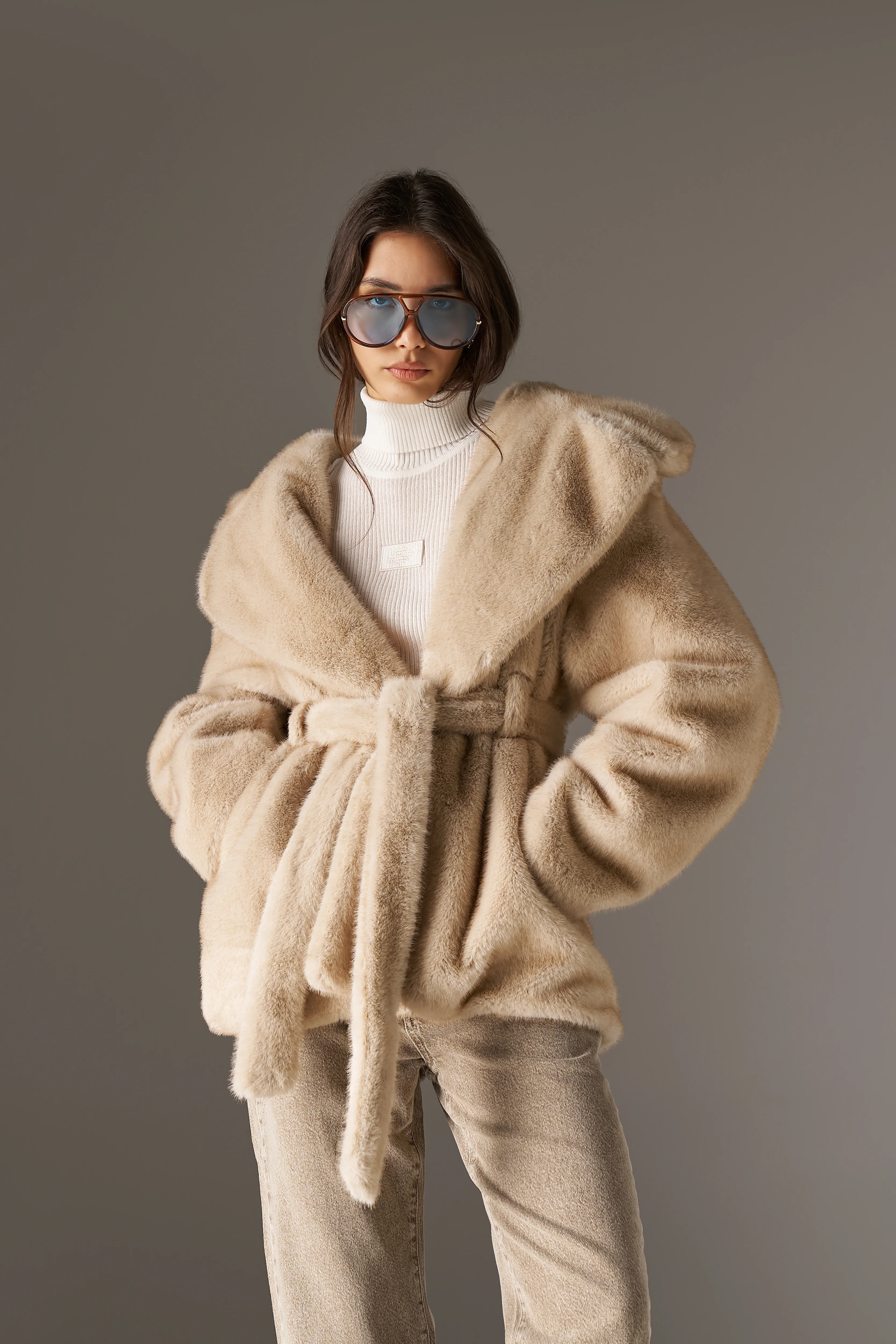 BELTED FAUX FUR HOODED COAT - BEIGE - Image 4