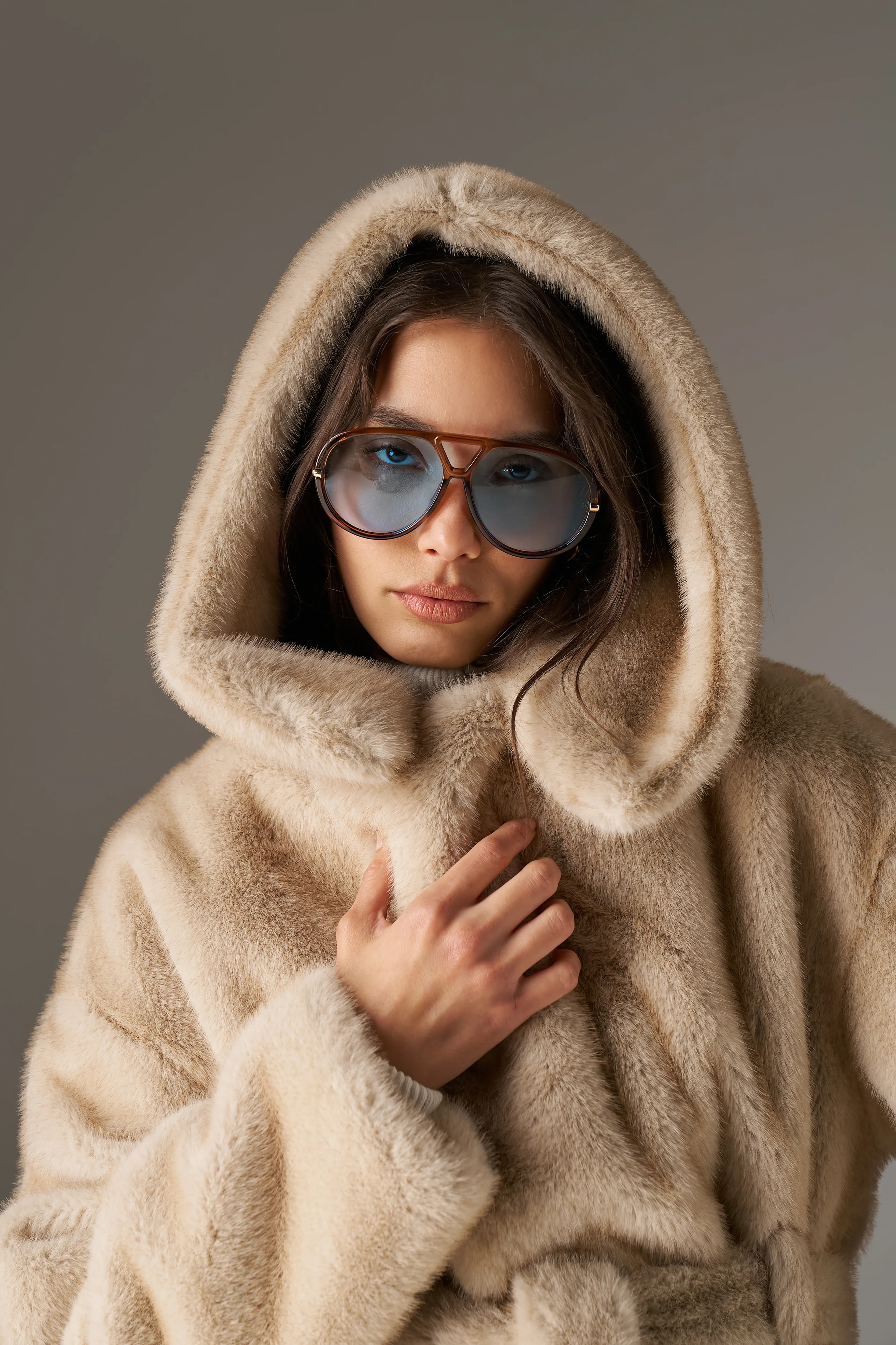 BELTED FAUX FUR HOODED COAT - BEIGE - Image 5