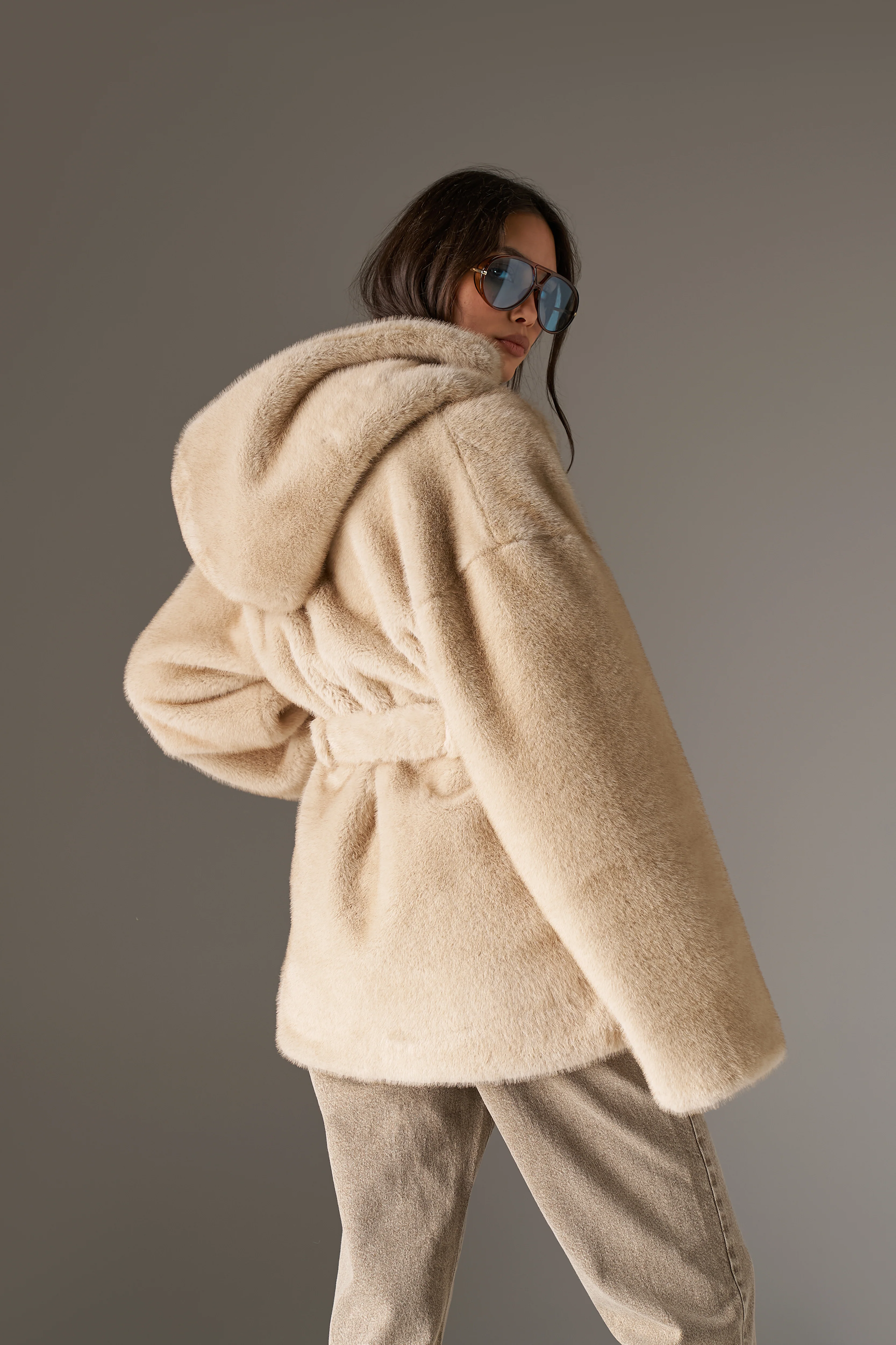 BELTED FAUX FUR HOODED COAT - BEIGE - Image 6