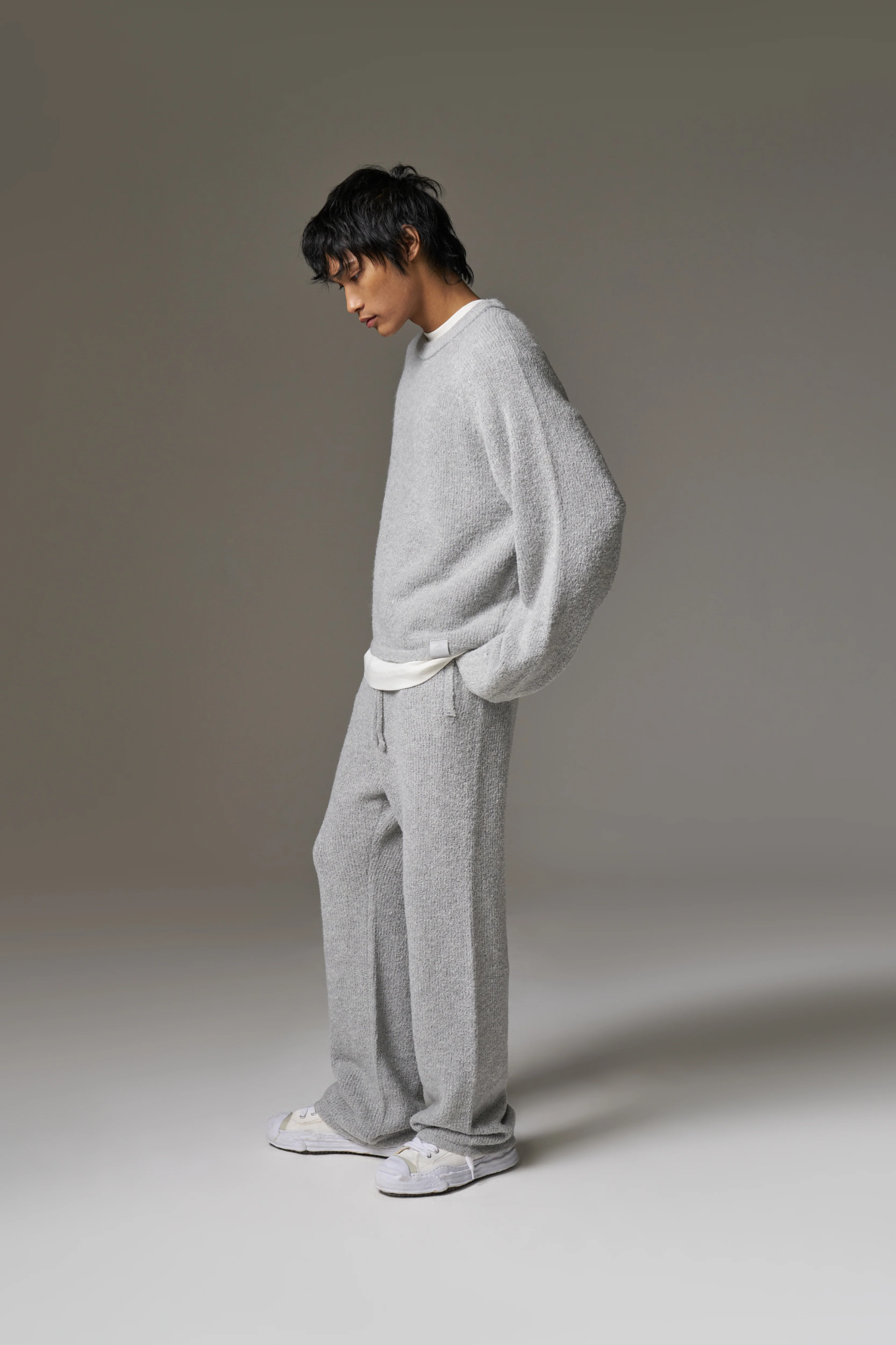 BOUCLE KNIT RAGLAN CREW - GREY MARL - Image 12