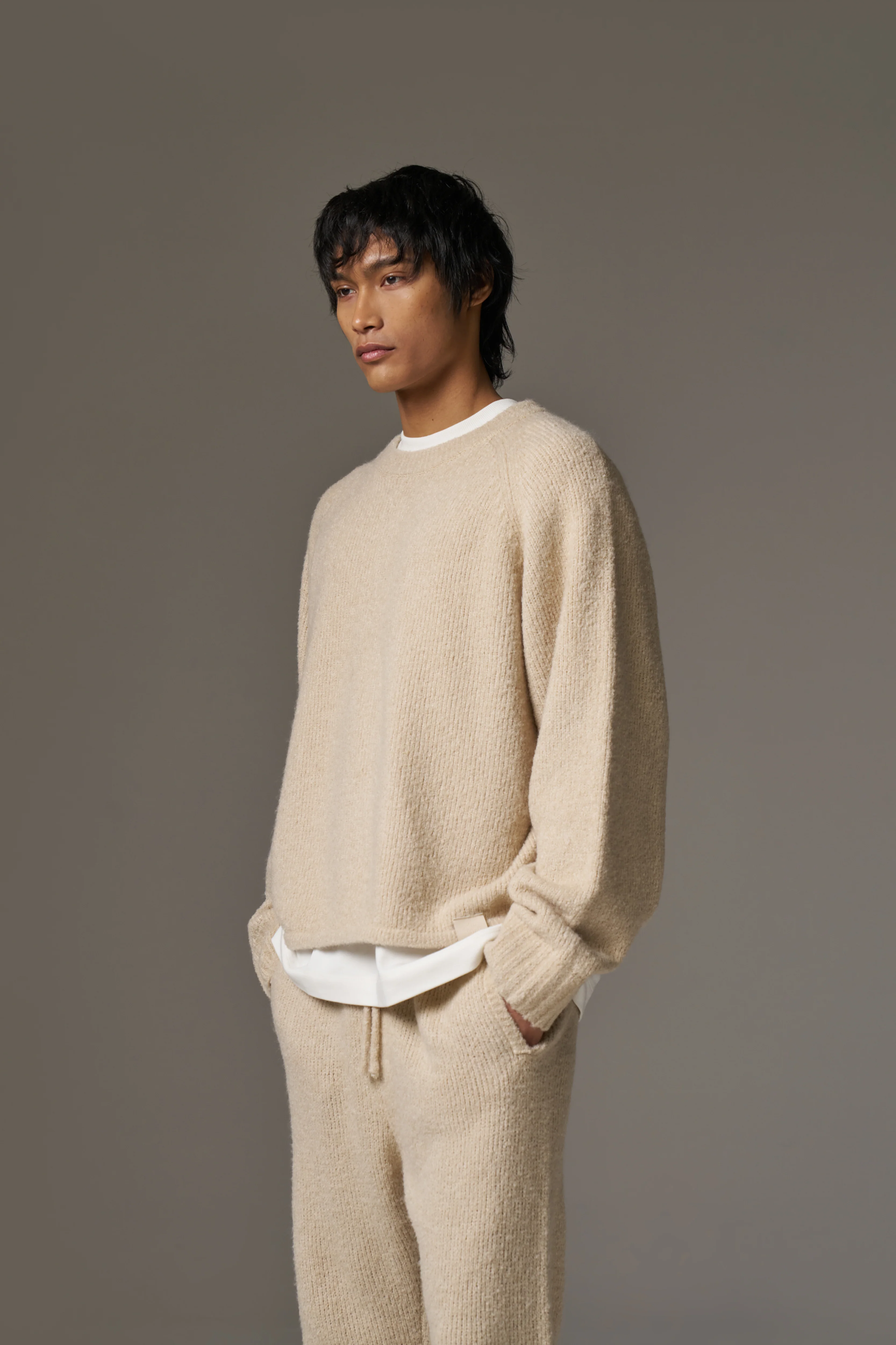 BOUCLE KNIT RAGLAN CREW - STONE - Image 10