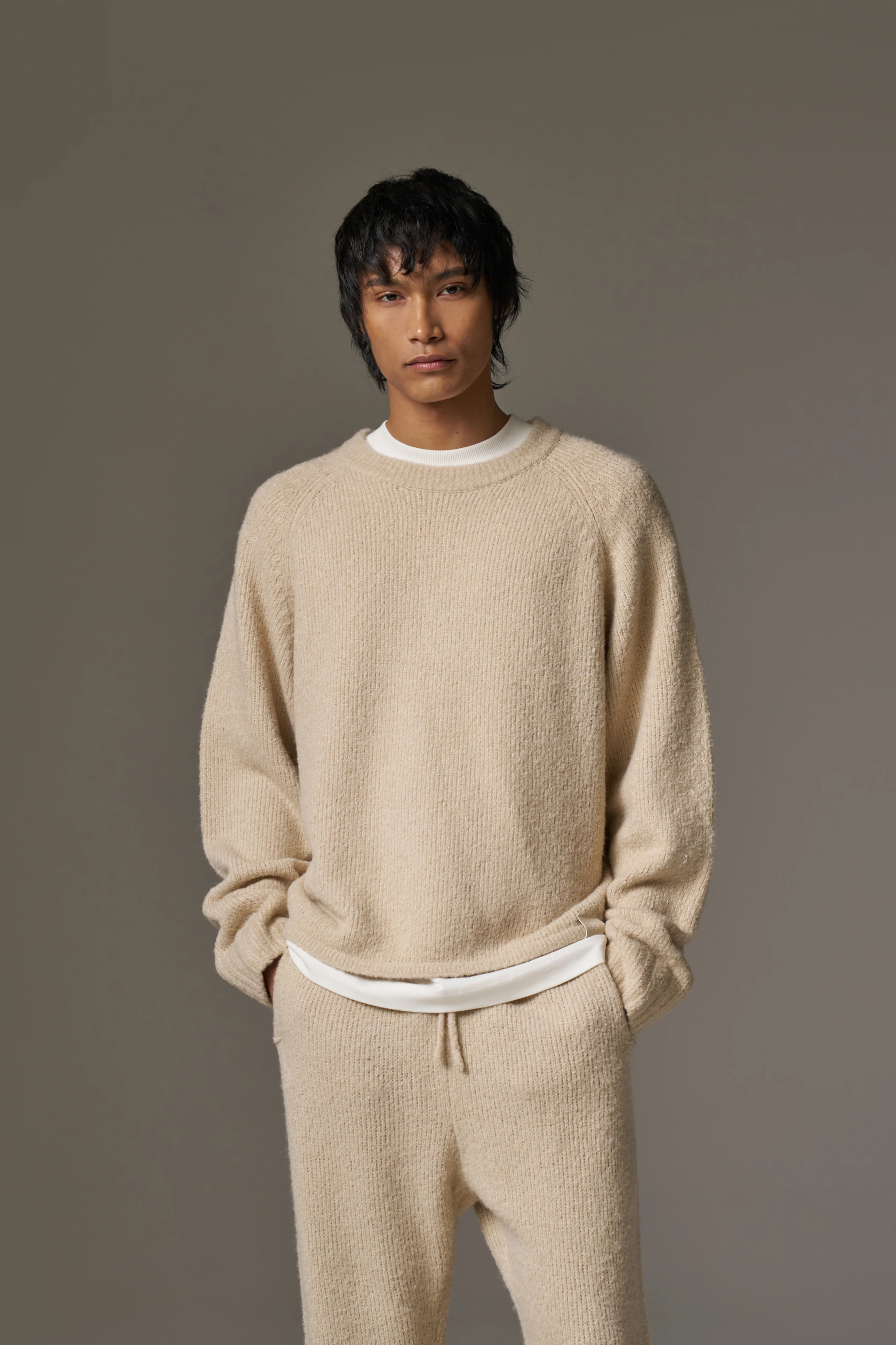 BOUCLE KNIT RAGLAN CREW - STONE - Image 2