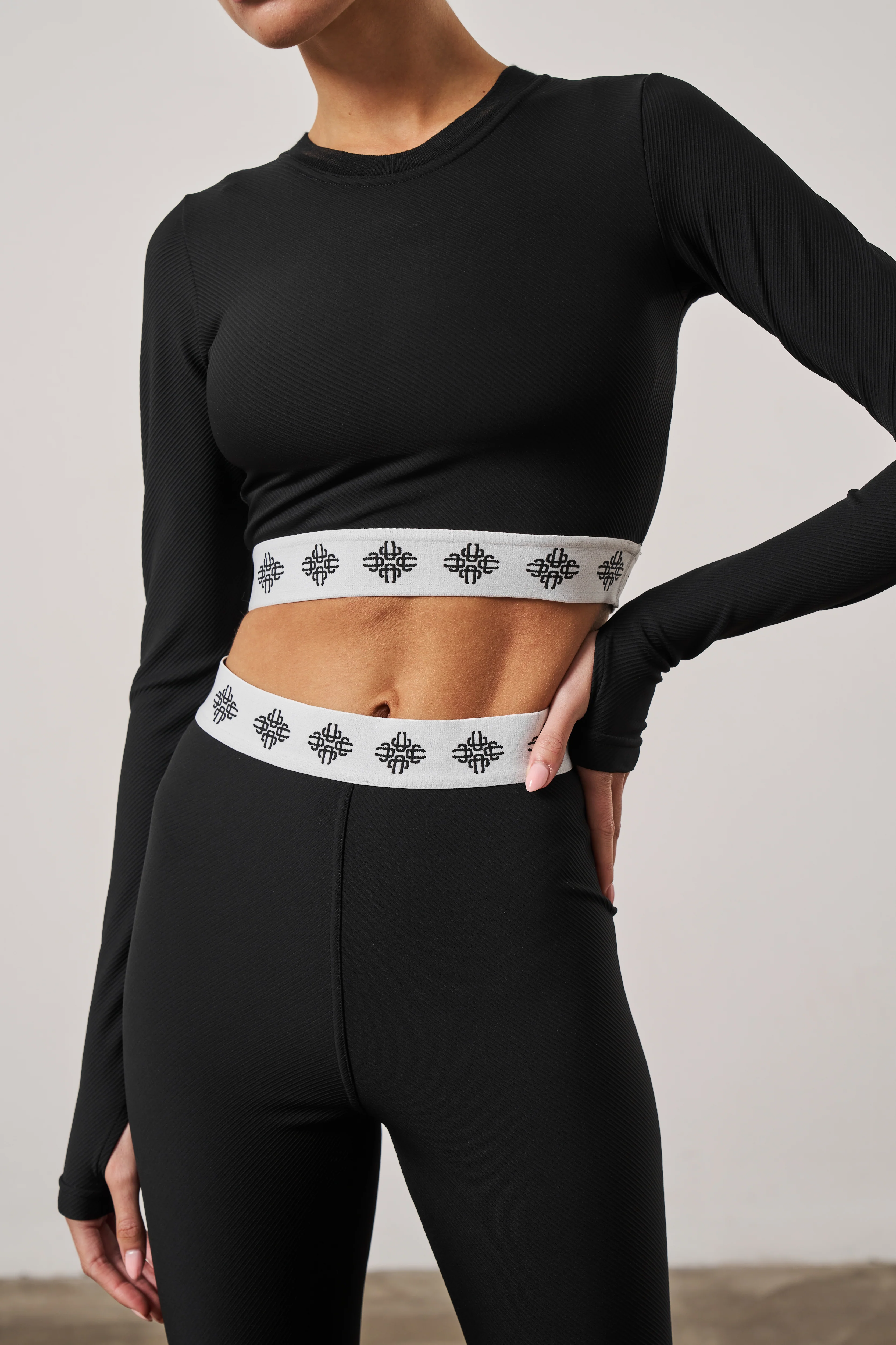 BRANDED WAISTBAND FITTED RIBBED TOP - BLACK - Image 4