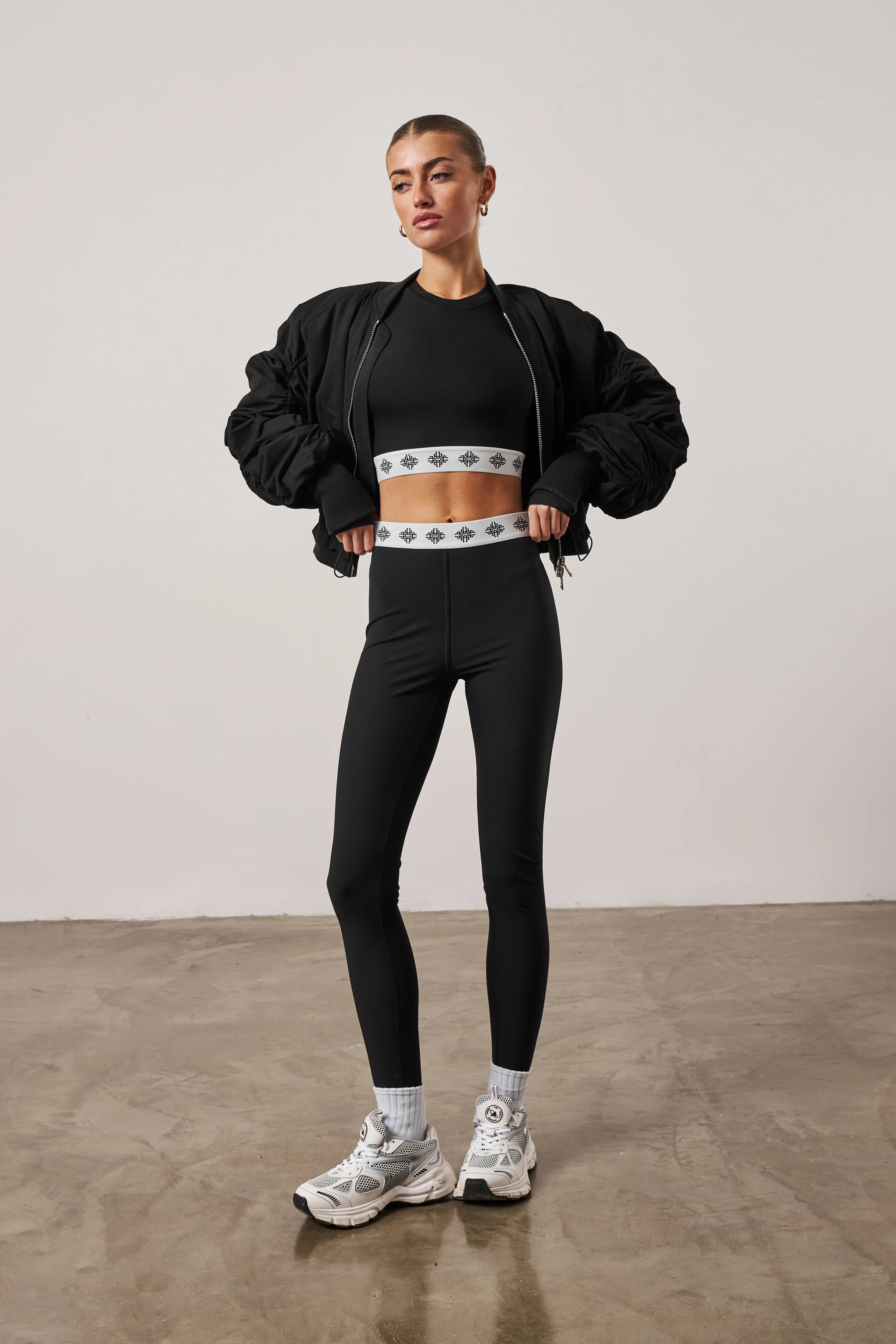 BRANDED WAISTBAND FITTED RIBBED TOP - BLACK - Image 6