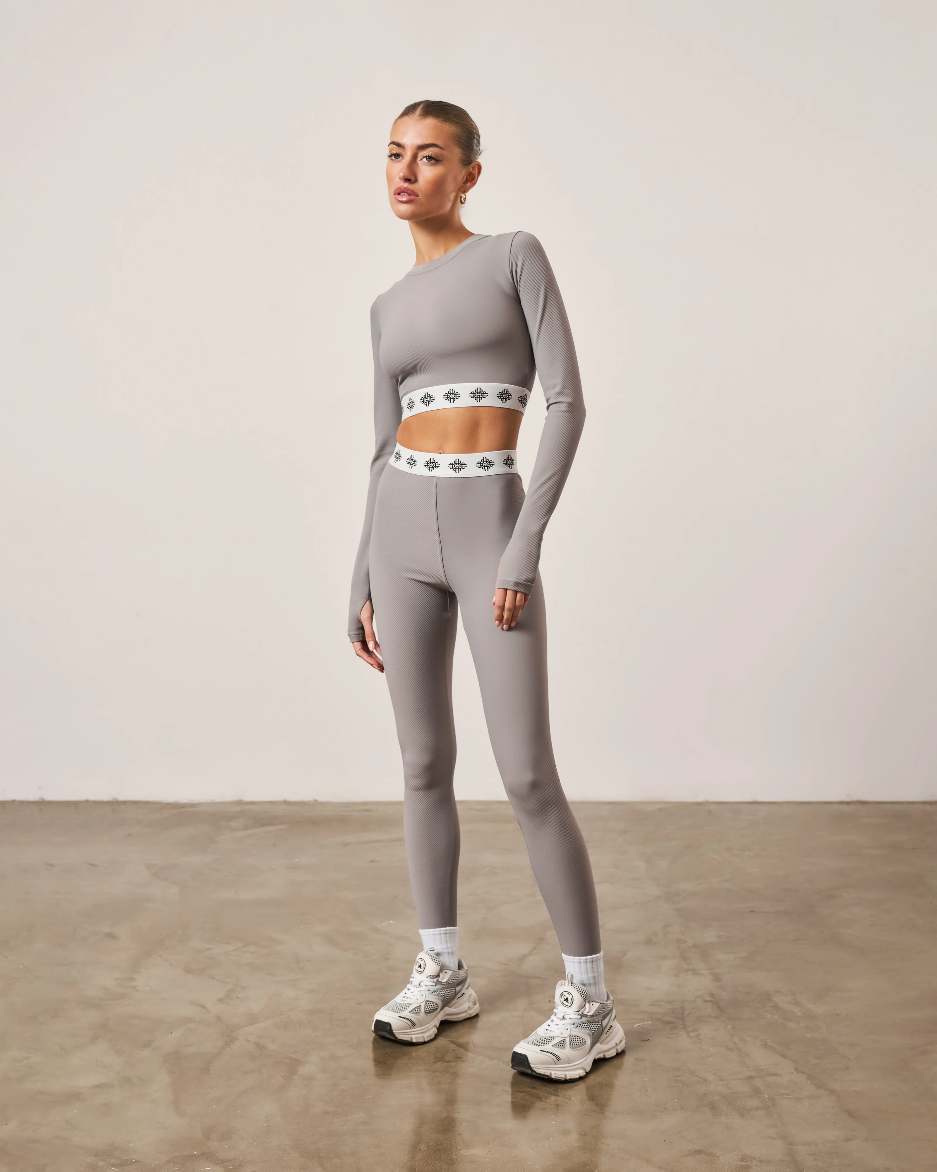 BRANDED WAISTBAND RIBBED LEGGINGS - GREY - Image 3