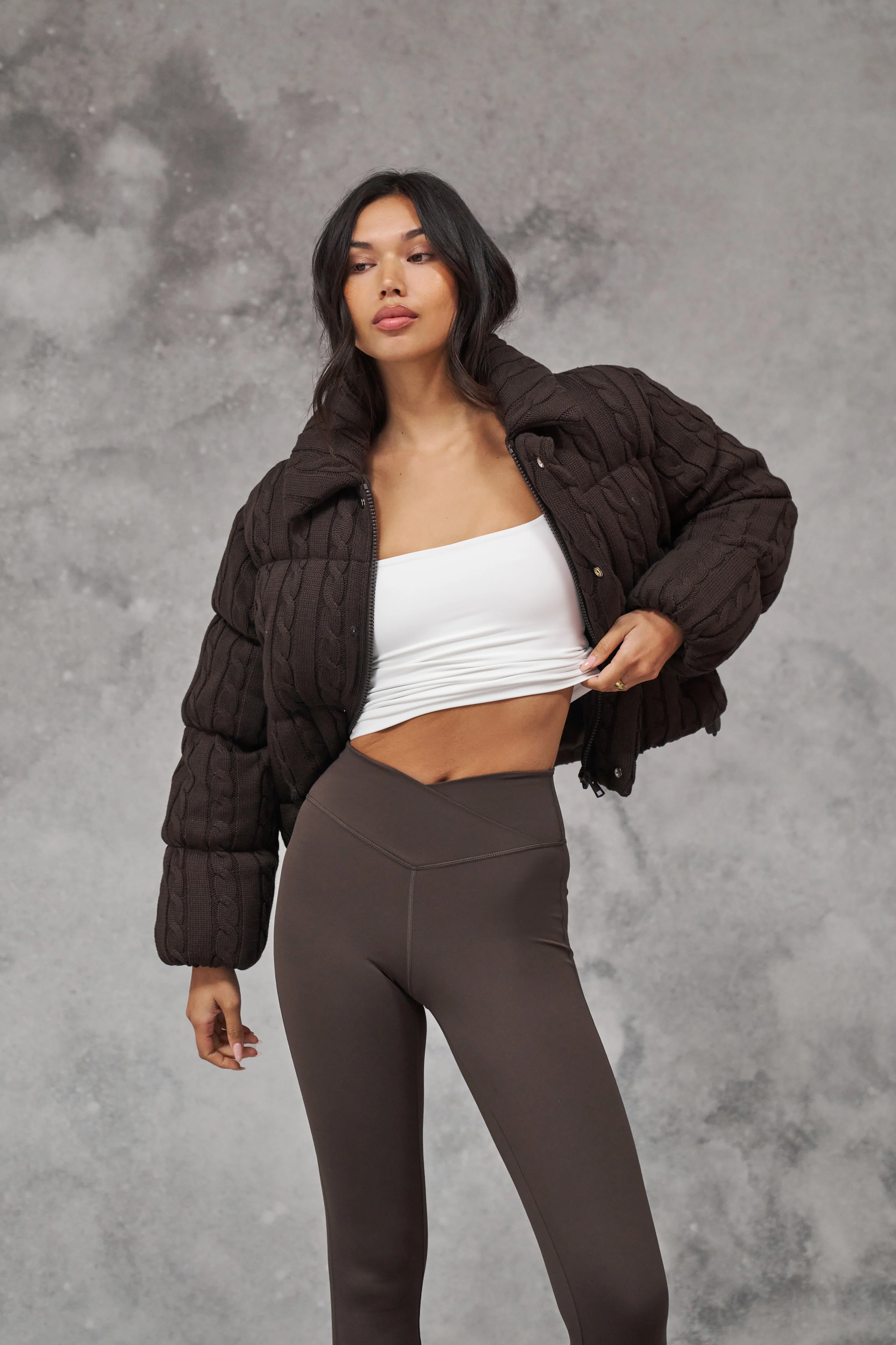 CABLE KNITTED PUFFER - BROWN - Image 2