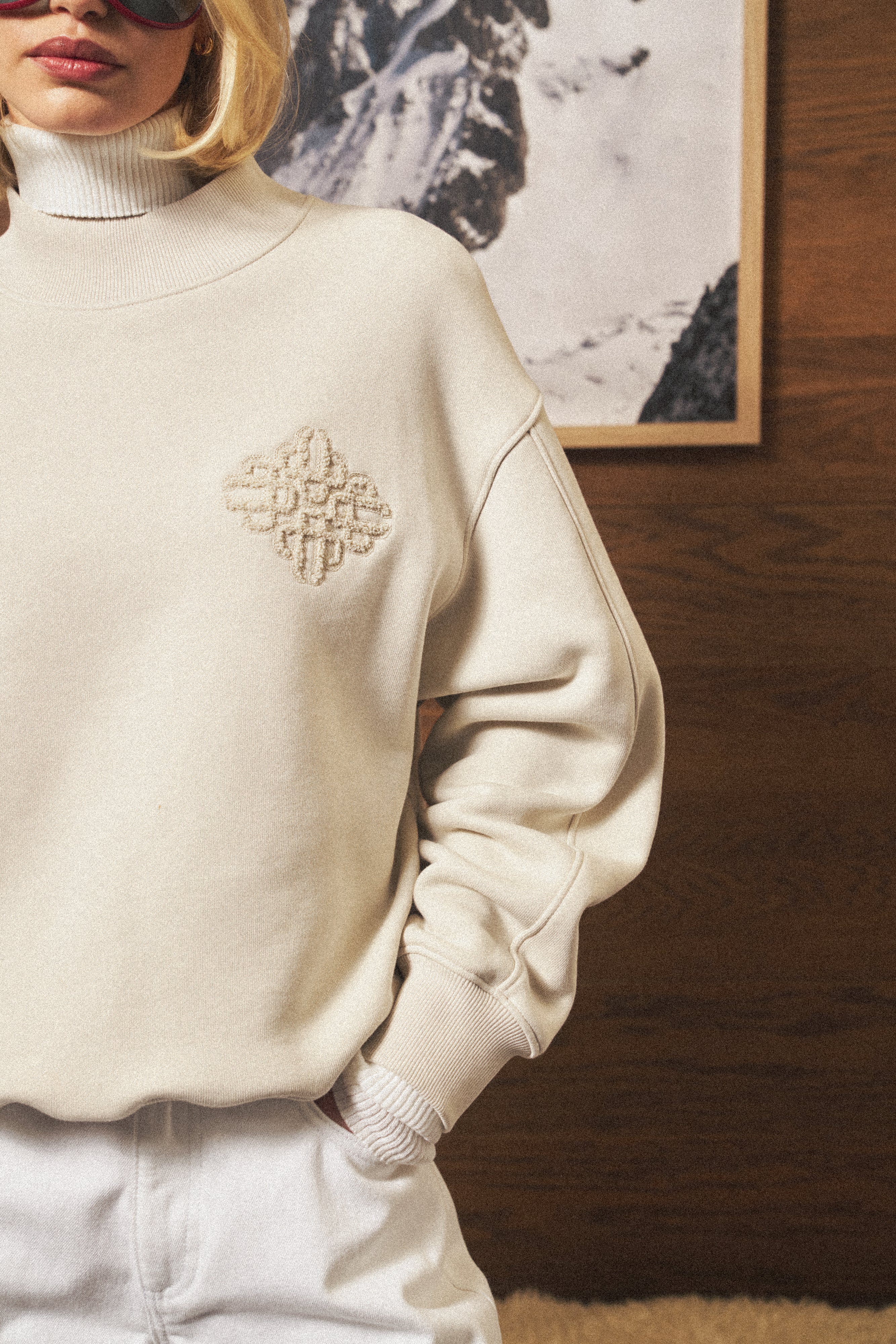CHENILLE EMBLEM MOCK NECK CREW - BONE - Image 5