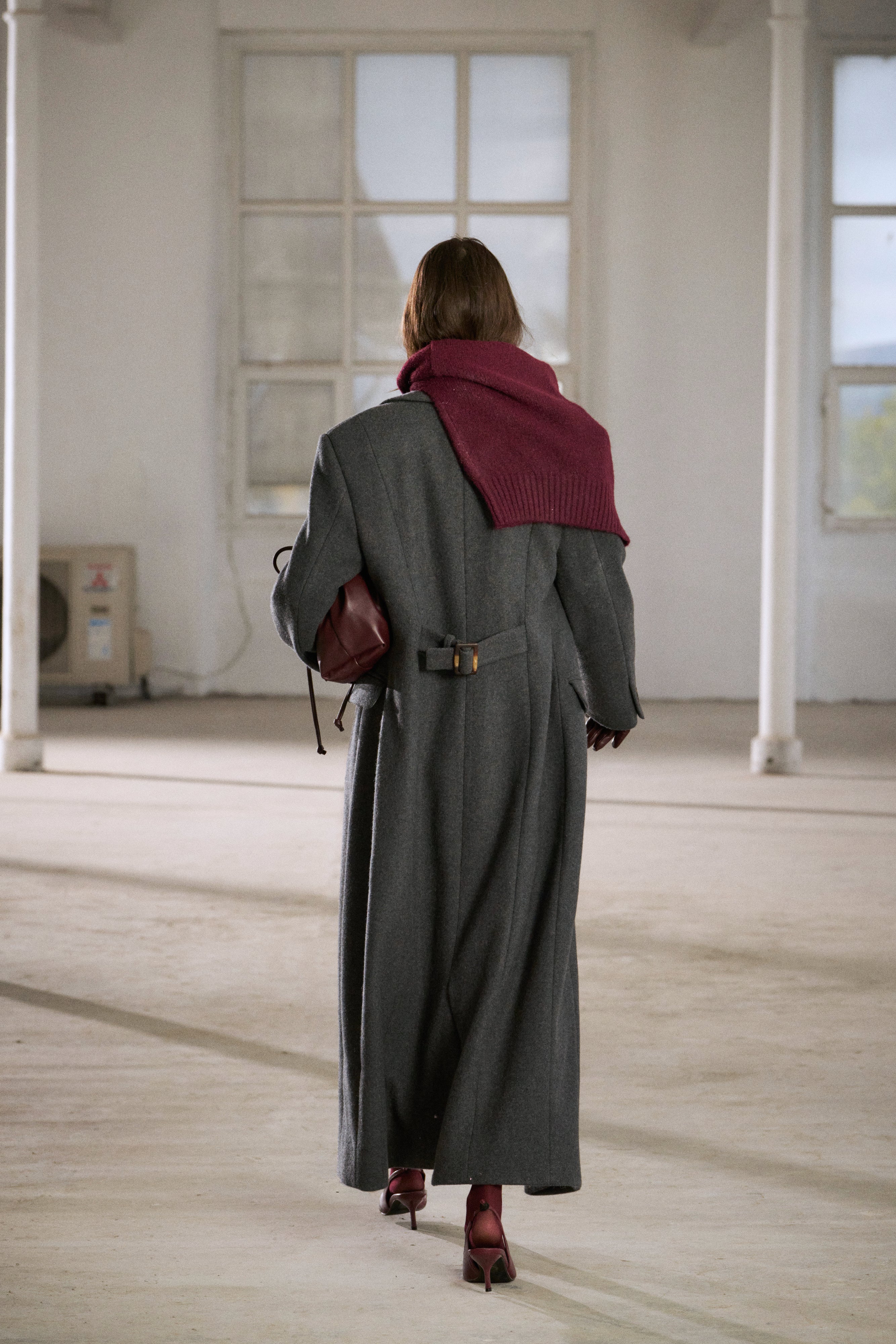 CINCHED WAIST TAILORED COAT - GREY - Image 5
