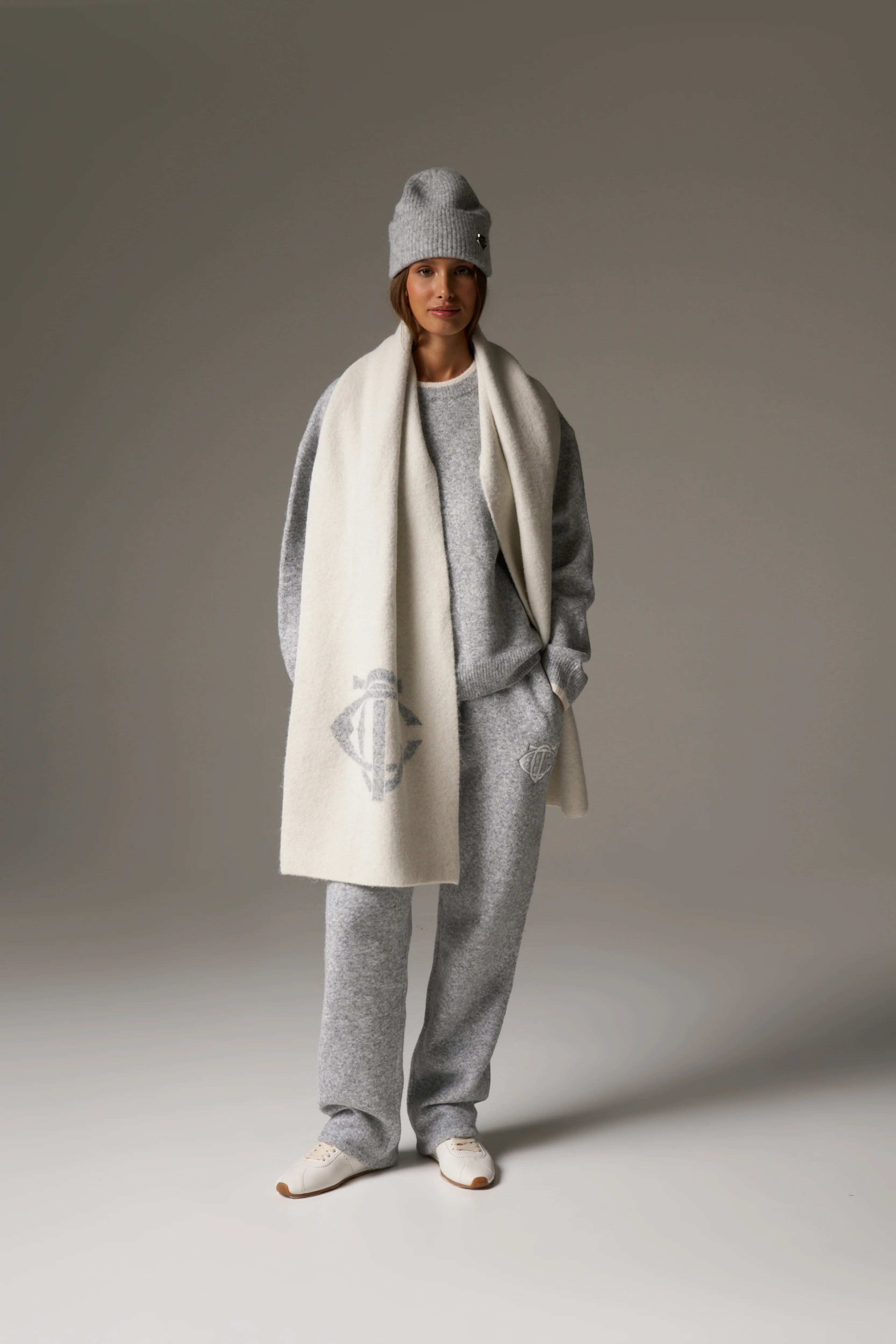 MONOGRAM SCARF - OFF WHITE - Image 3