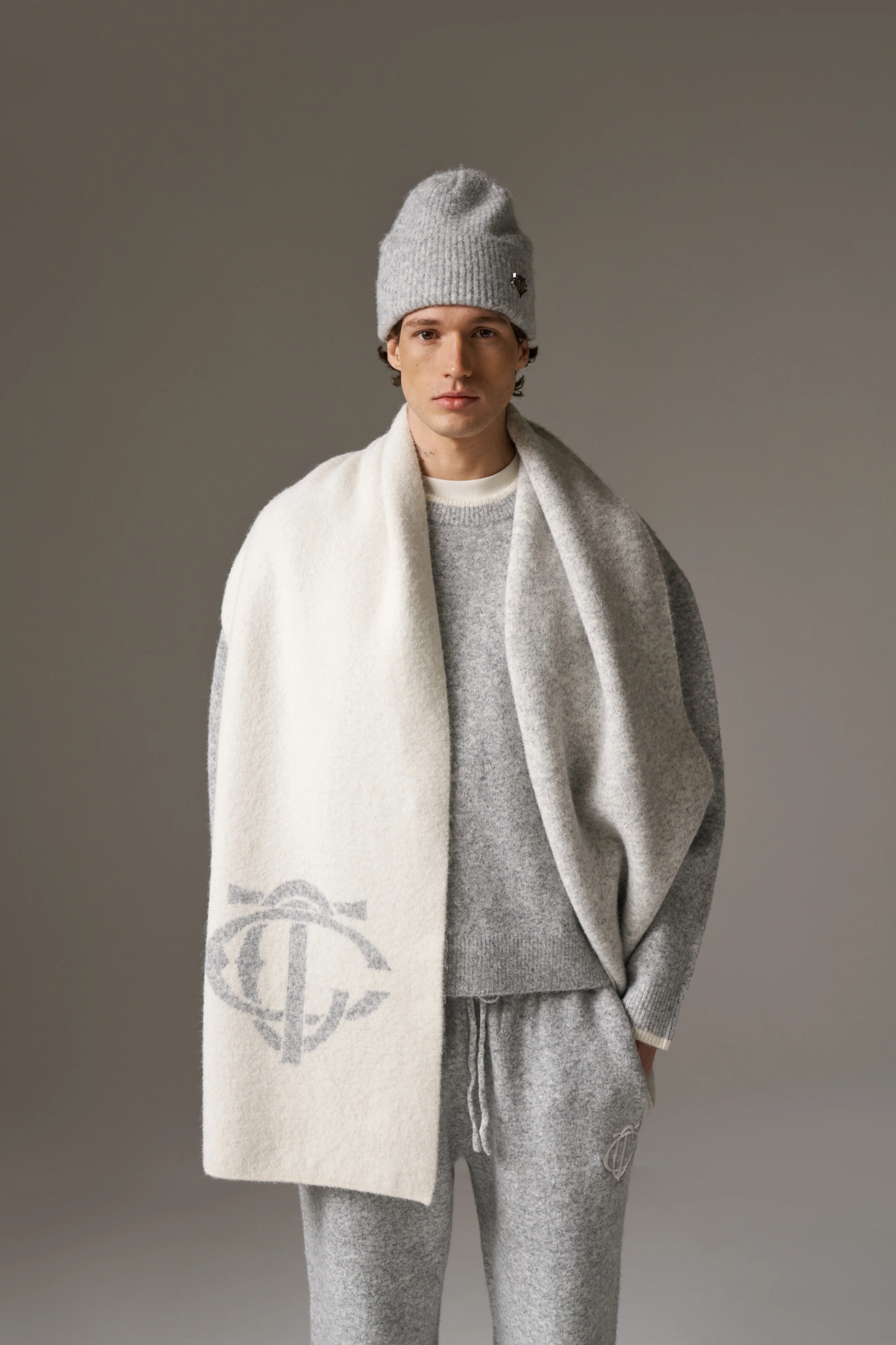 MONOGRAM SCARF - OFF WHITE - Image 5