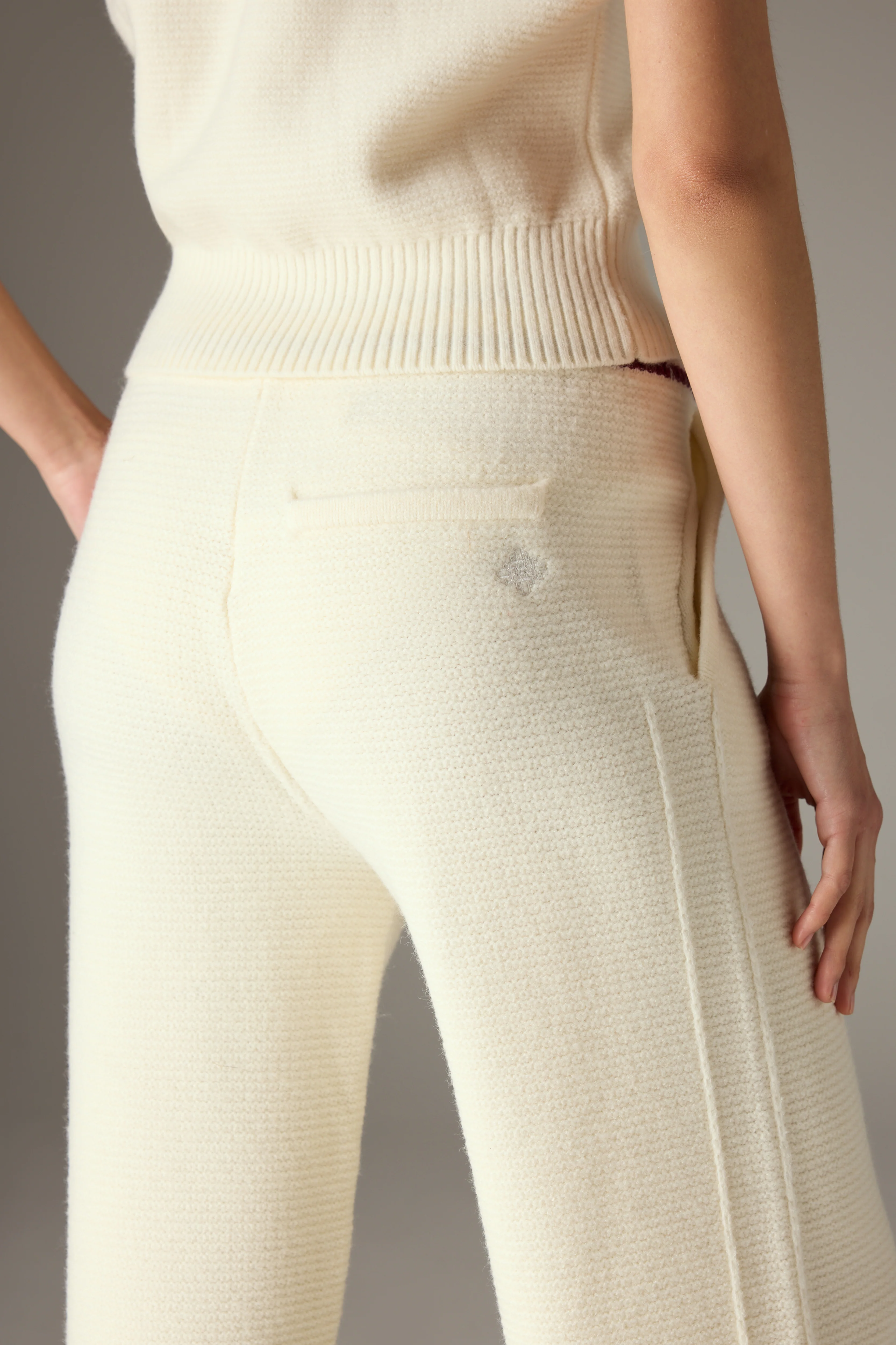 CONTRAST STRIPE KNITTED JOGGERS - OFF WHITE - Image 6