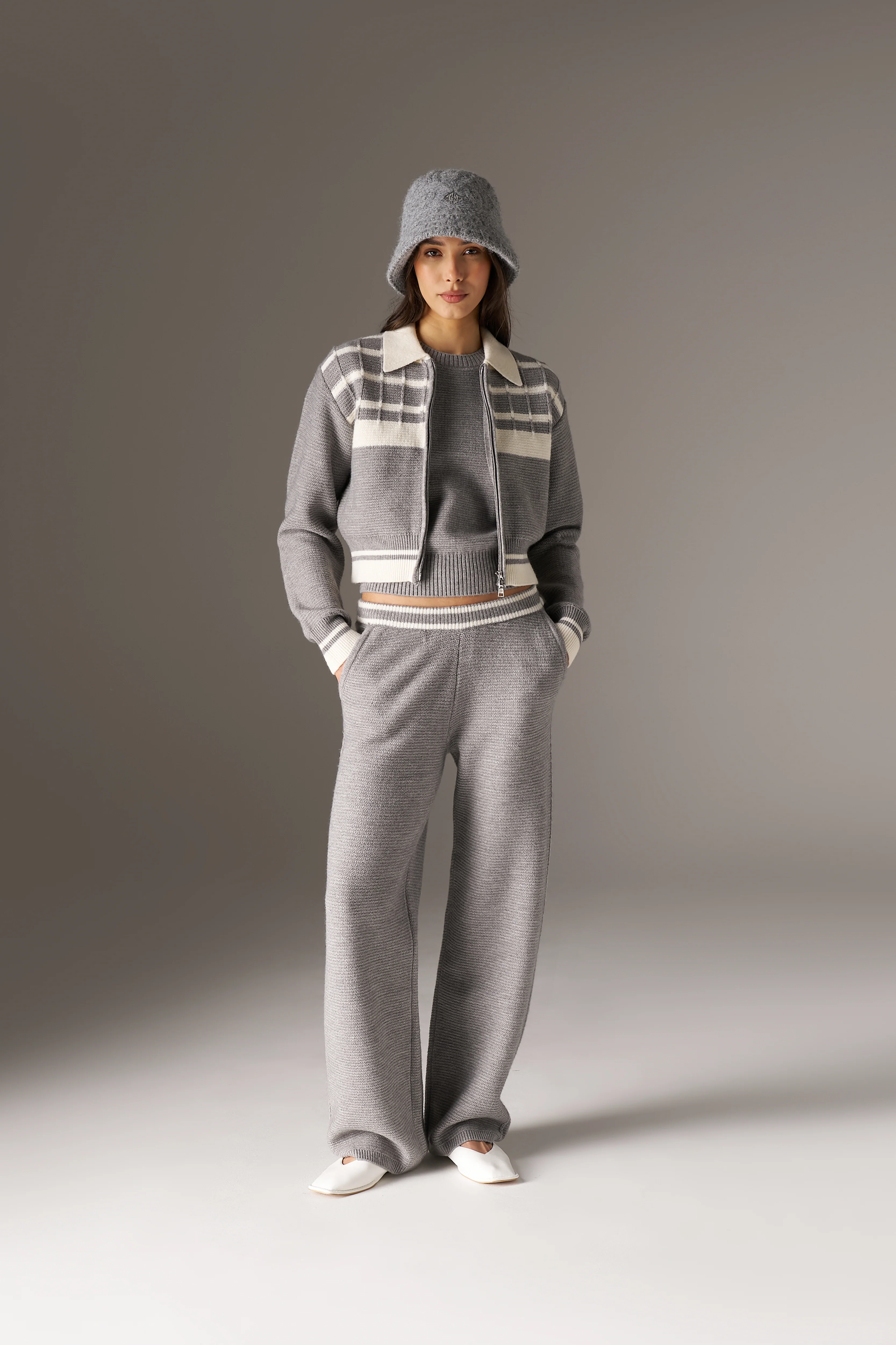 CONTRAST STRIPE KNITTED ZIP THROUGH - GREY - Image 7