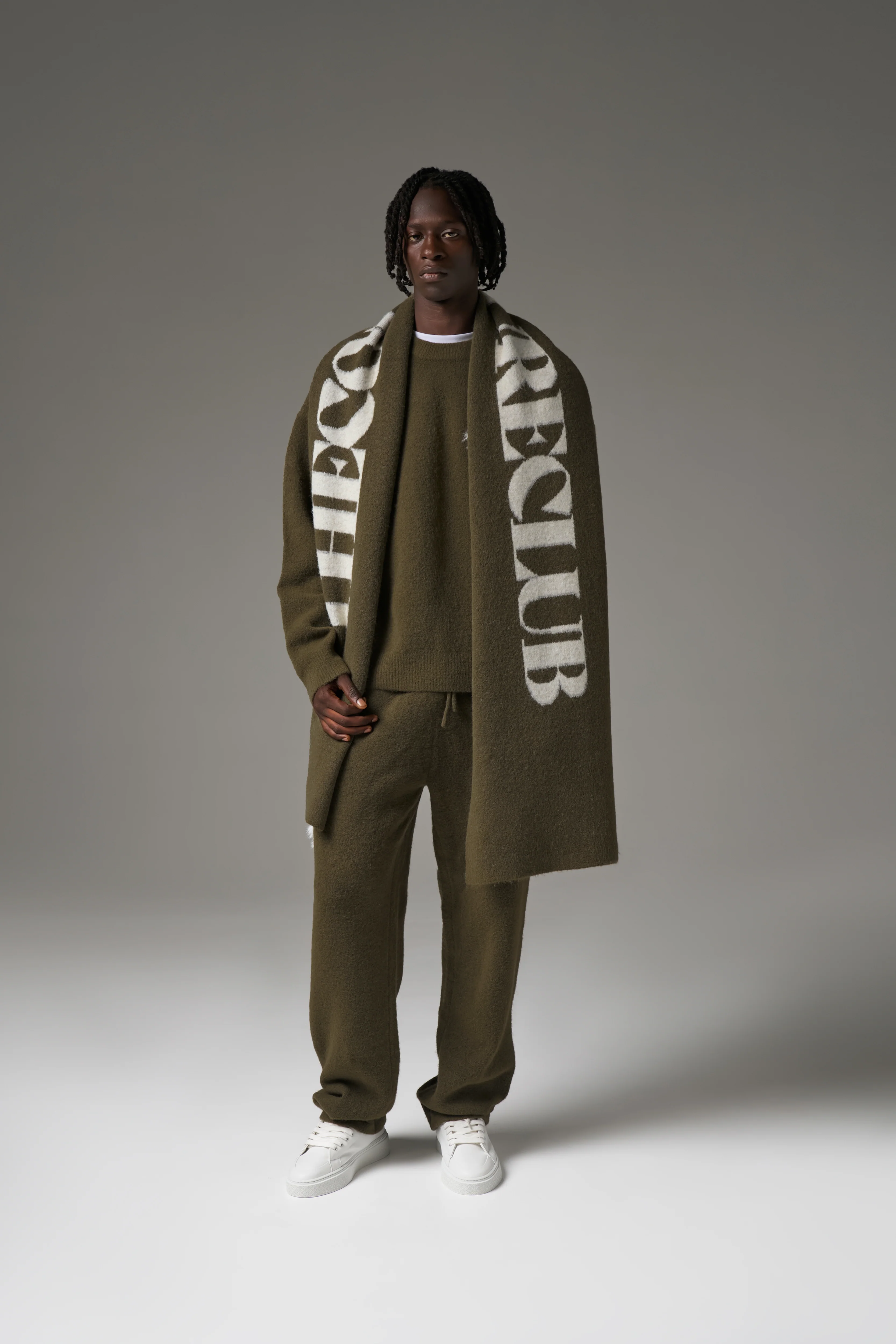 COPYRIGHT KNIT SCARF - KHAKI - Image 2