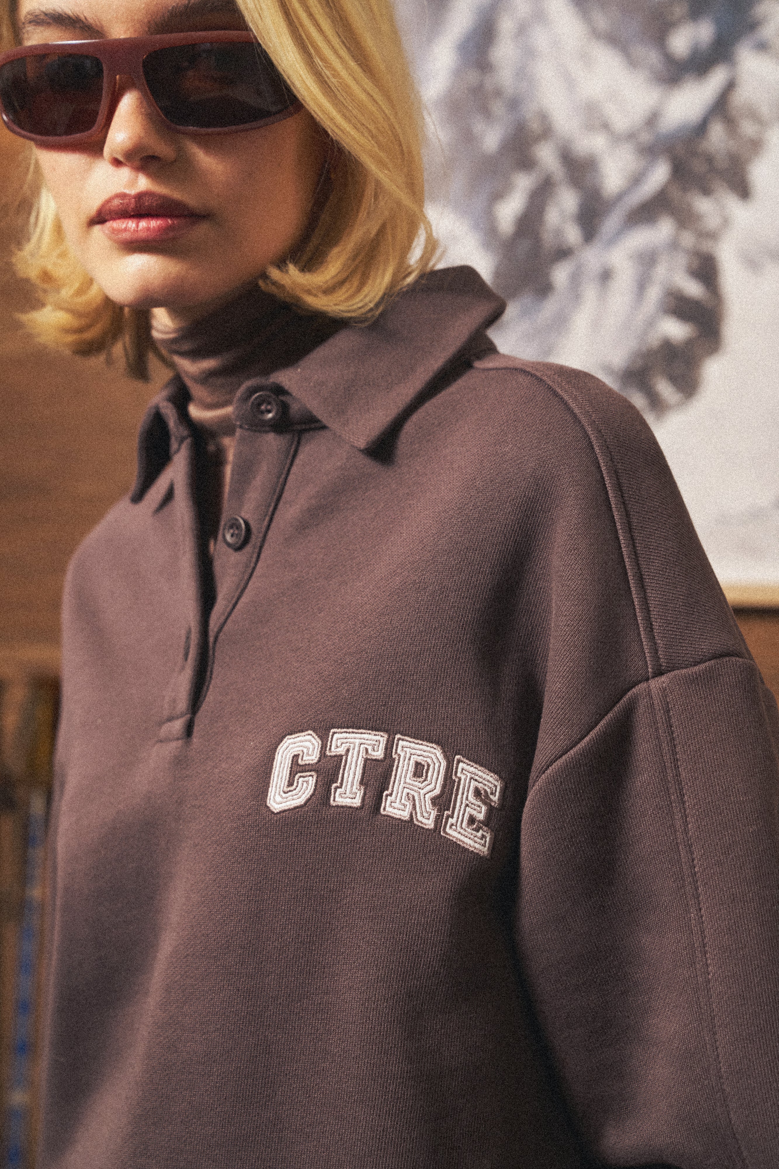 CTRE BUTTON THROUGH POLO - BROWN - Image 5