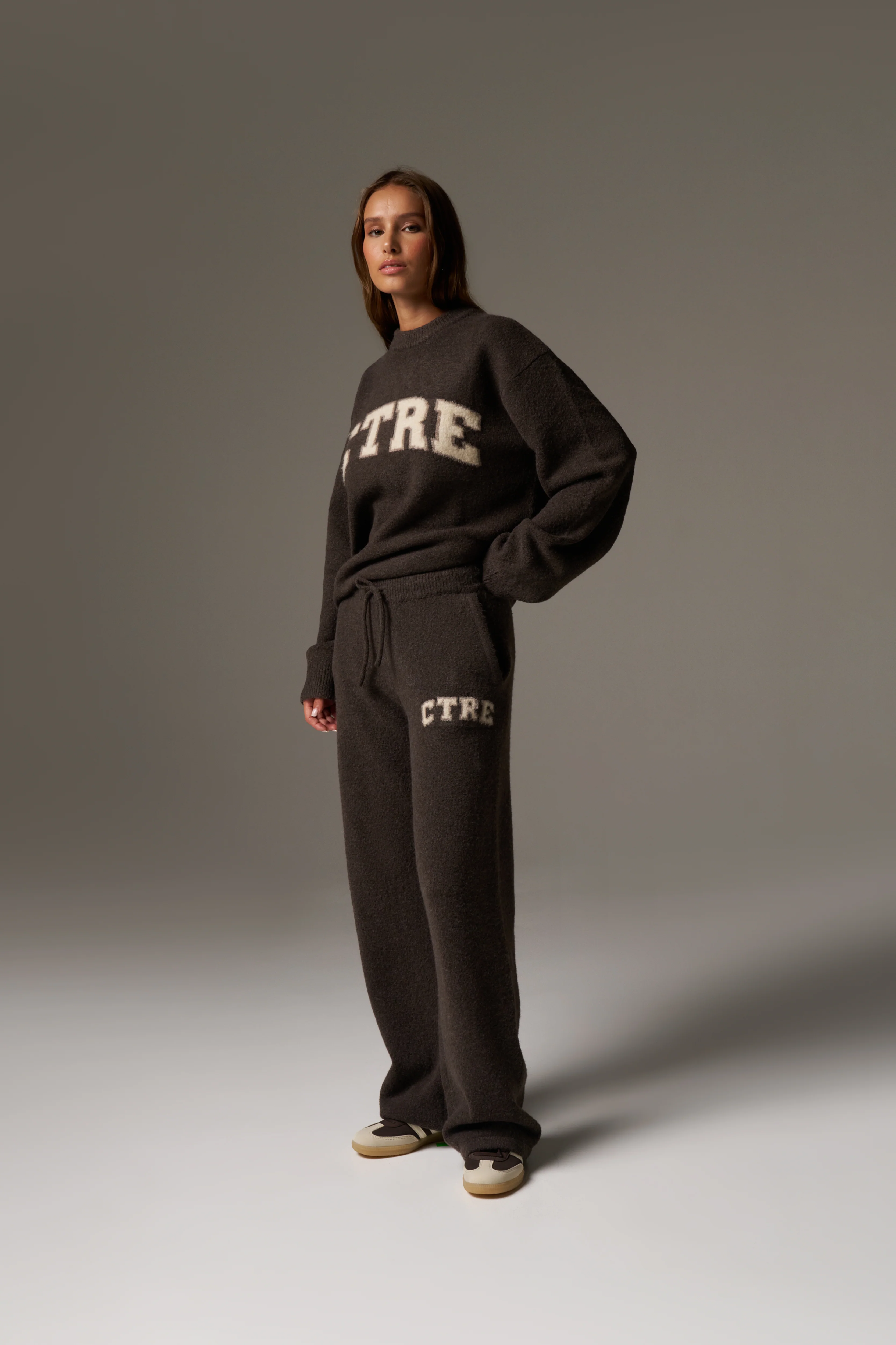 CTRE KNITTED JOGGERS - BROWN - Image 3