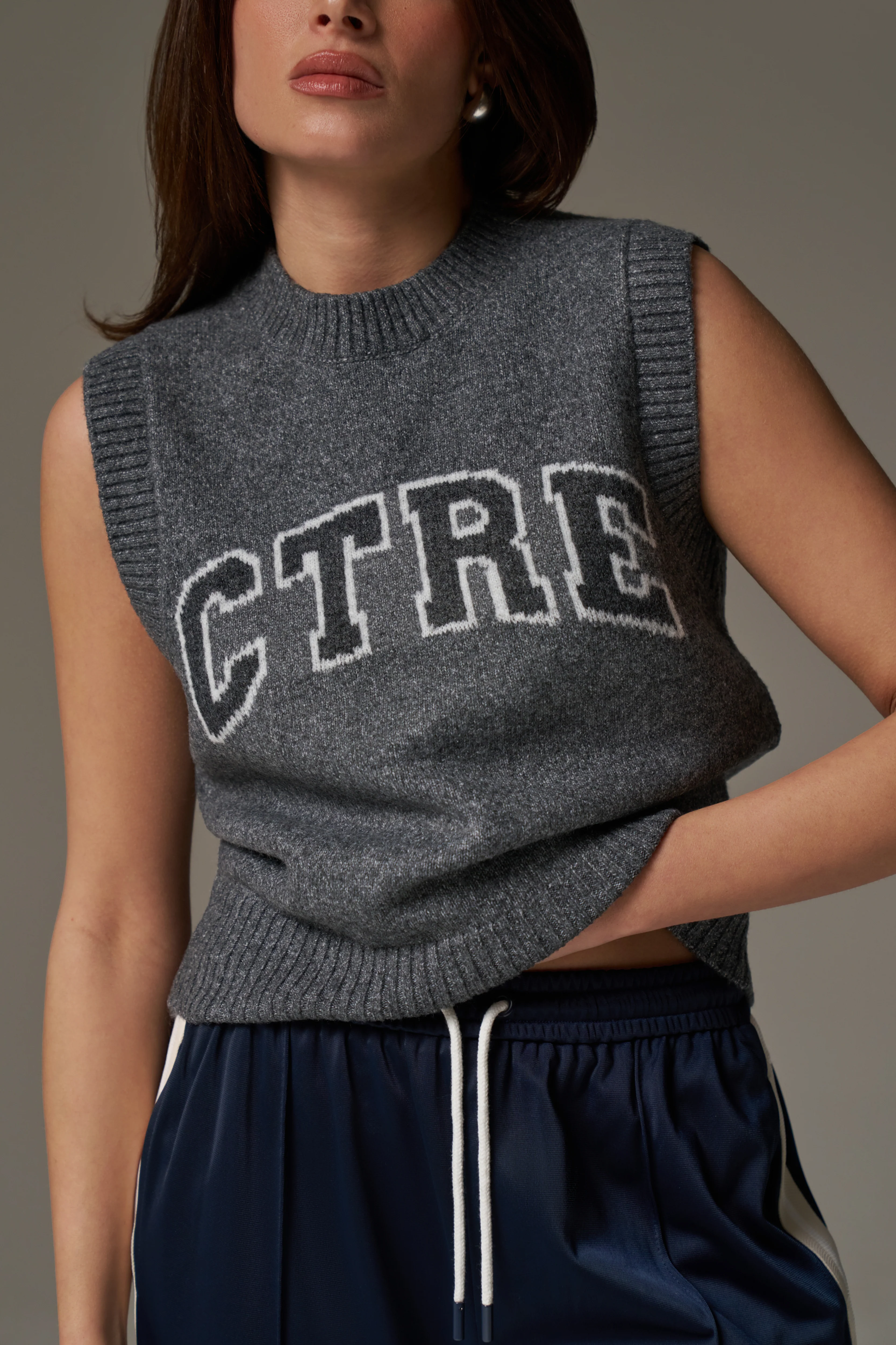 CTRE KNITTED VEST - GREY - Image 6
