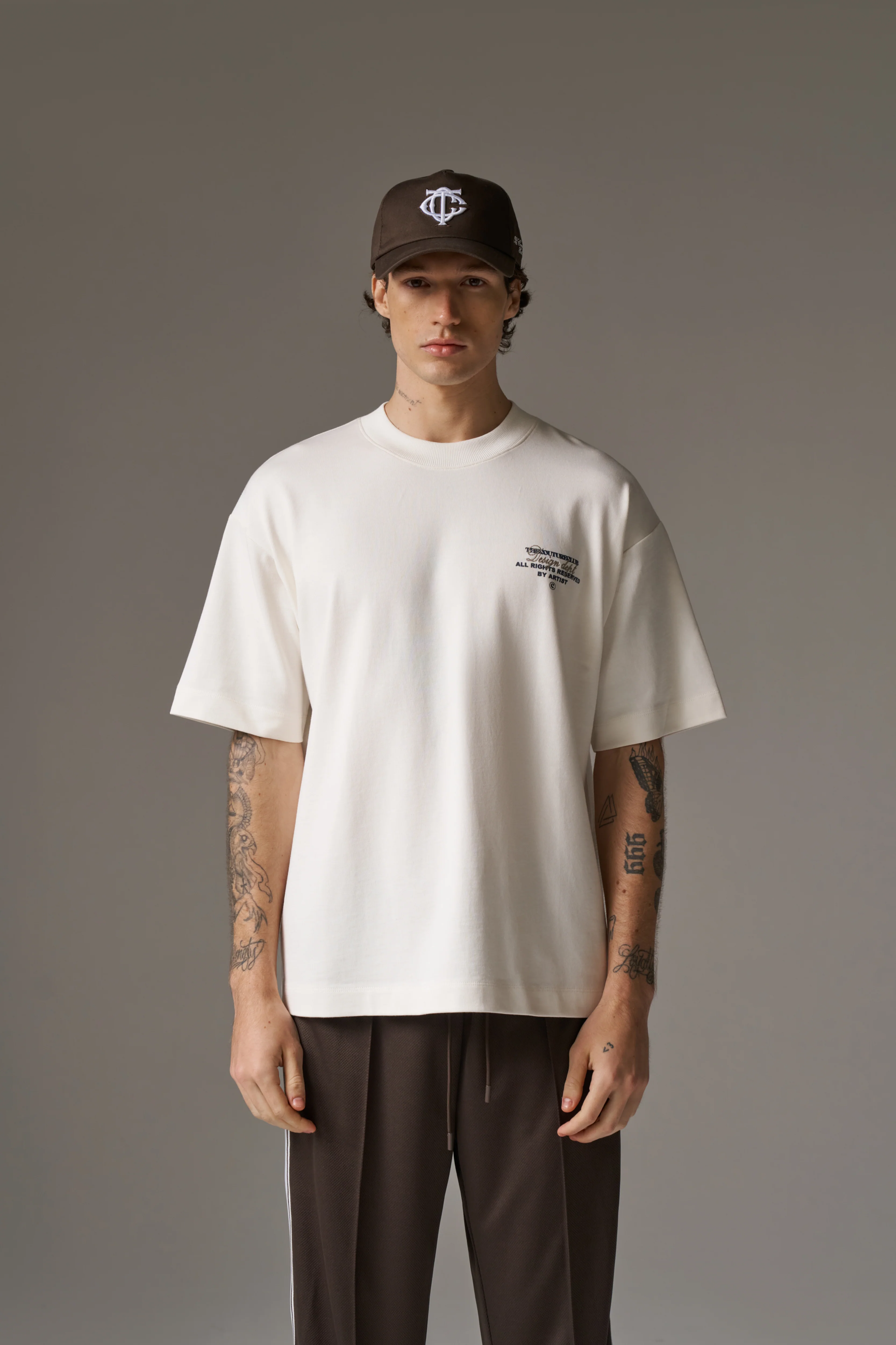 DESIGN DEPARTMENT CHEST PRINT T-SHIRT - OFF WHITE - Image 2