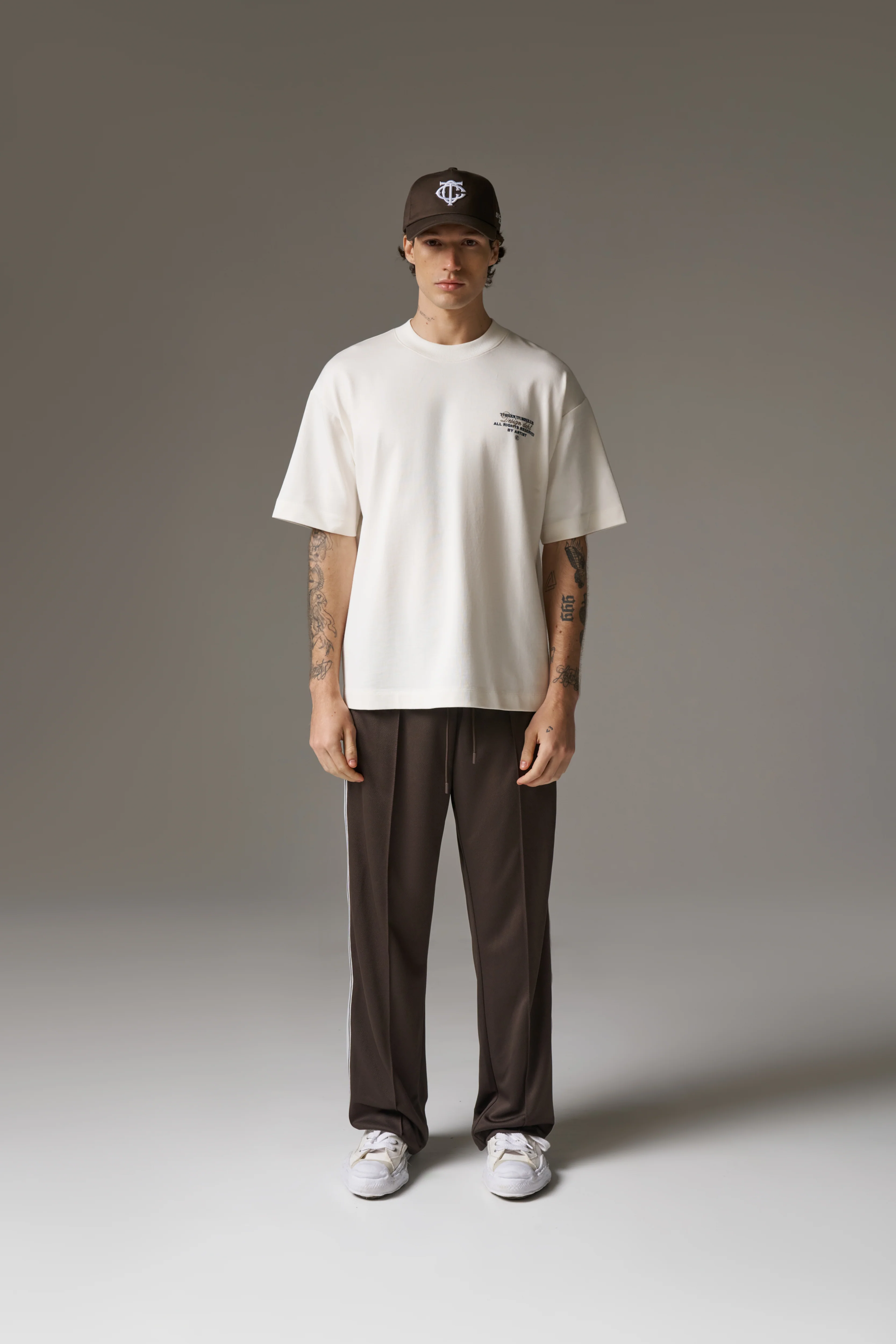 DESIGN DEPARTMENT CHEST PRINT T-SHIRT - OFF WHITE - Image 3