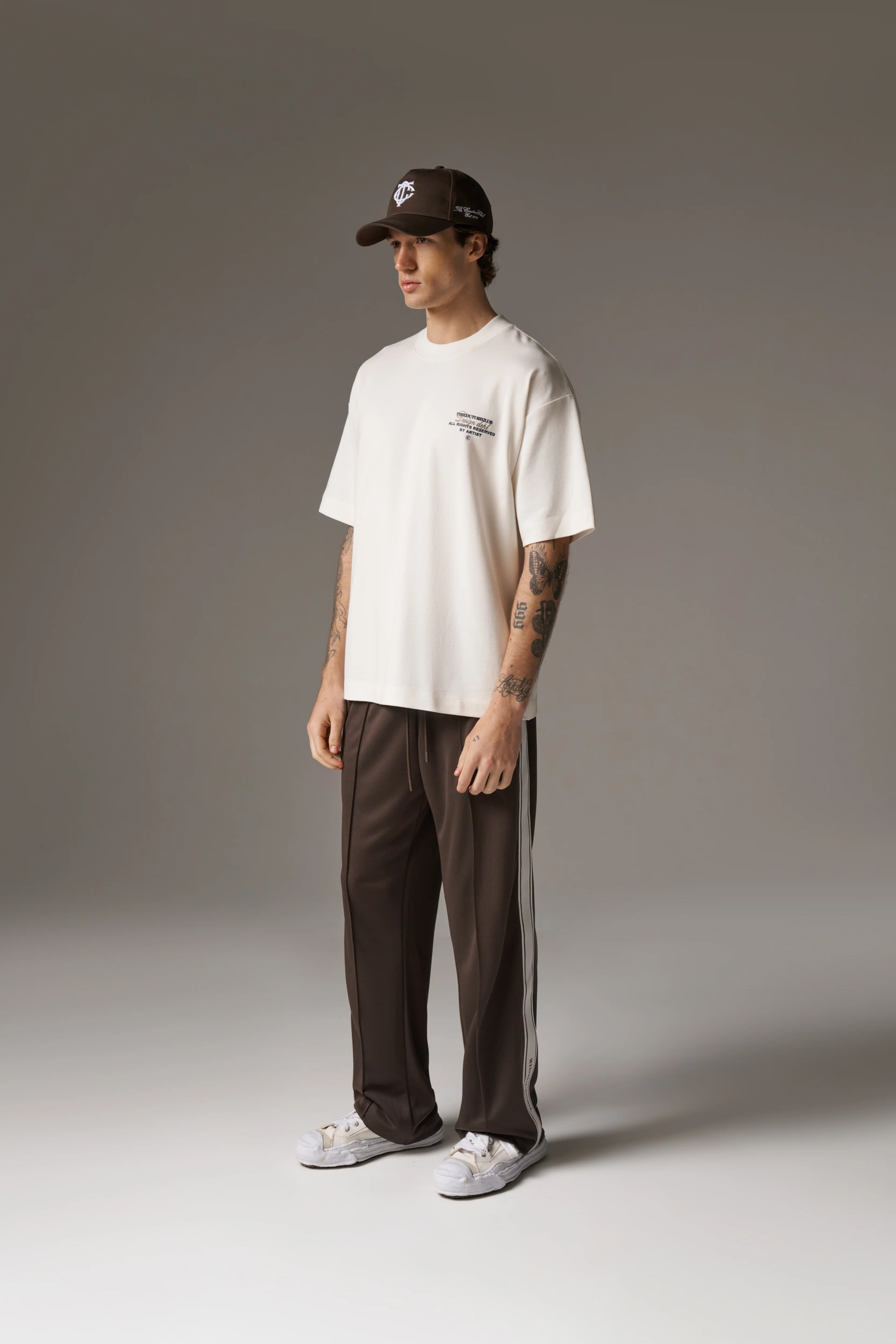 DESIGN DEPARTMENT CHEST PRINT T-SHIRT - OFF WHITE - Image 9