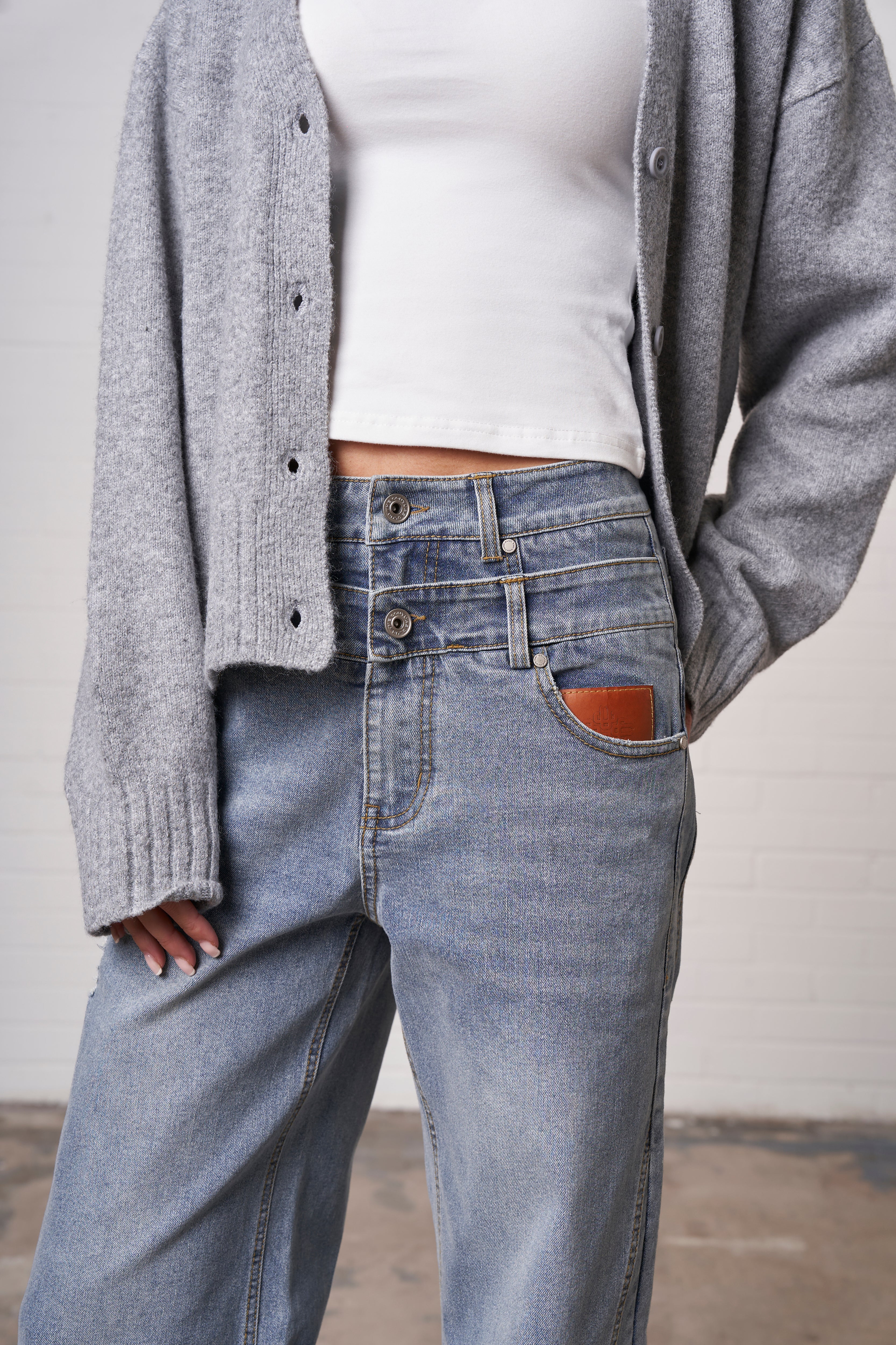 DISTRESSED DOUBLE WAISTBAND JEANS - BLUE WASH - Image 5