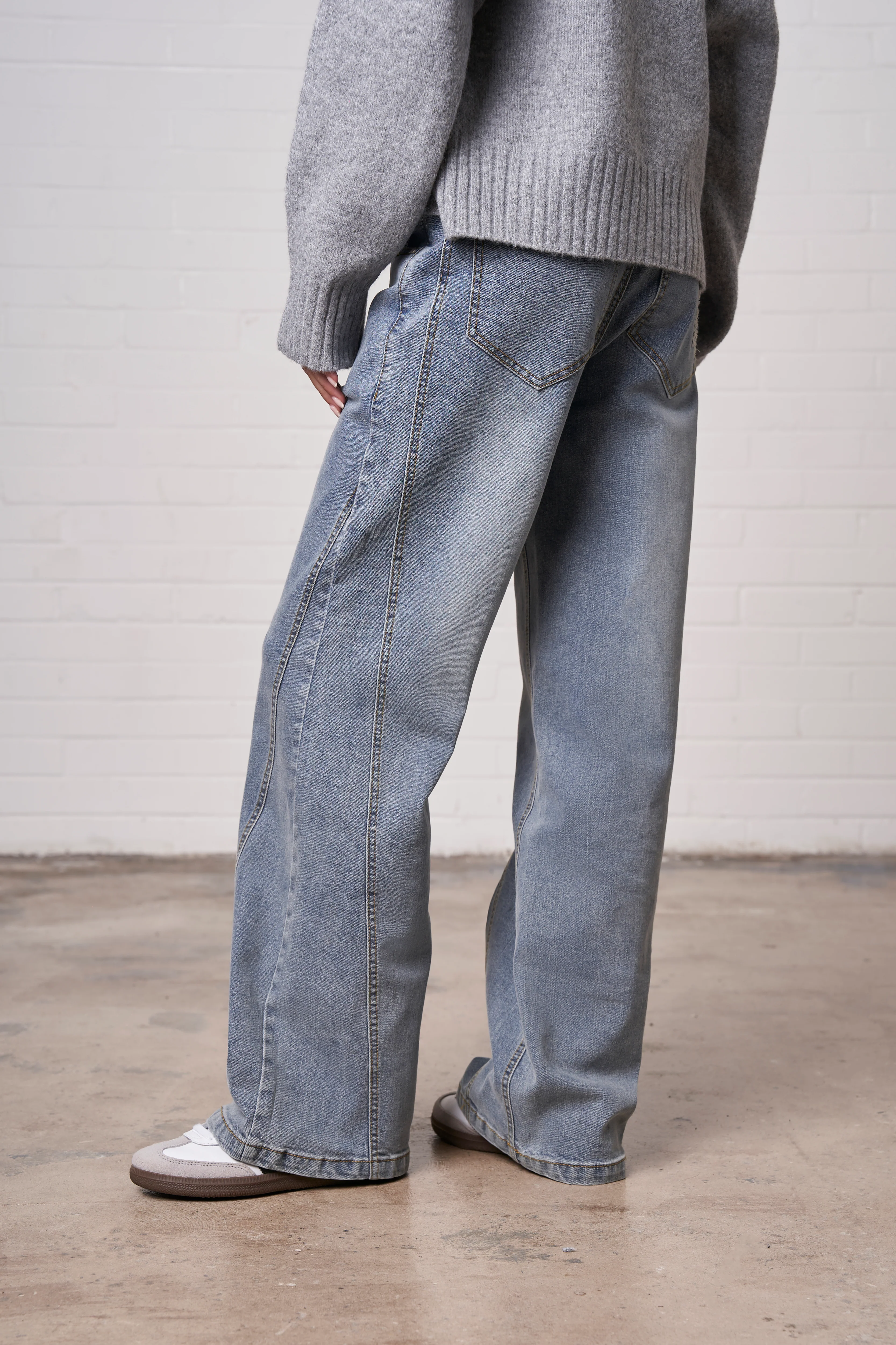 DISTRESSED DOUBLE WAISTBAND JEANS - BLUE WASH - Image 6