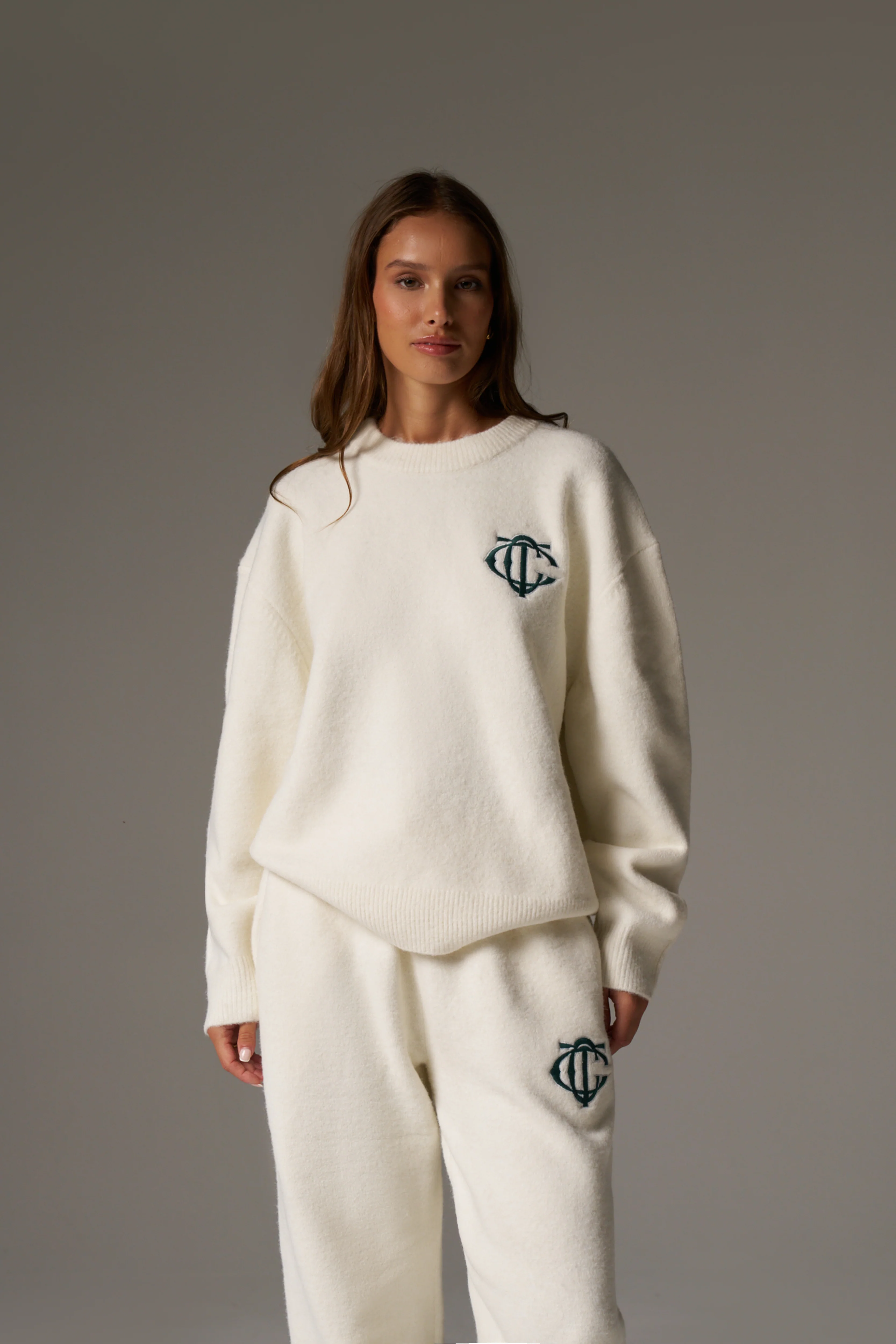 MONOGRAM KNITTED CREW - OFF WHITE - Image 3