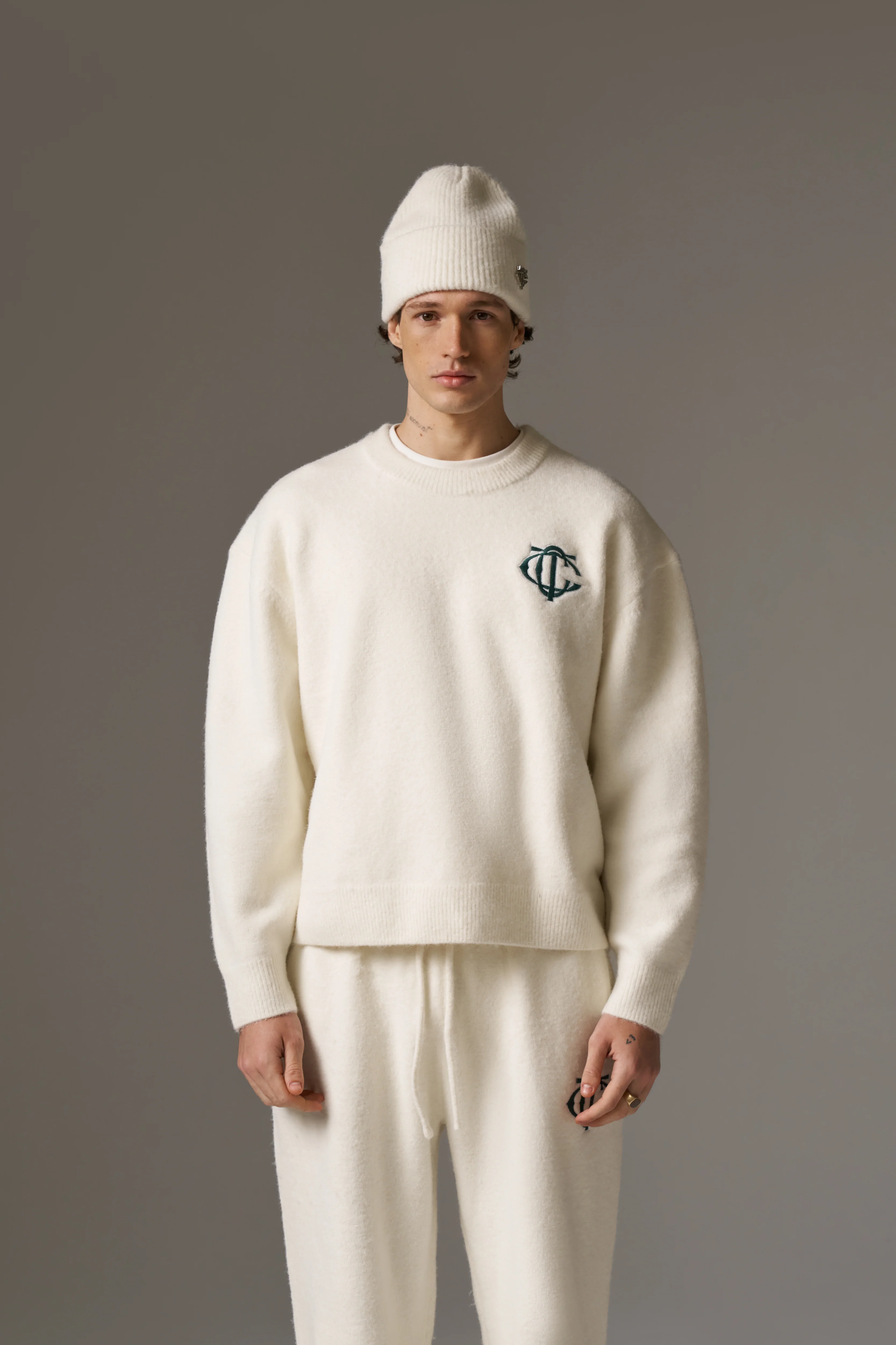 MONOGRAM KNITTED CREW - OFF WHITE - Image 5