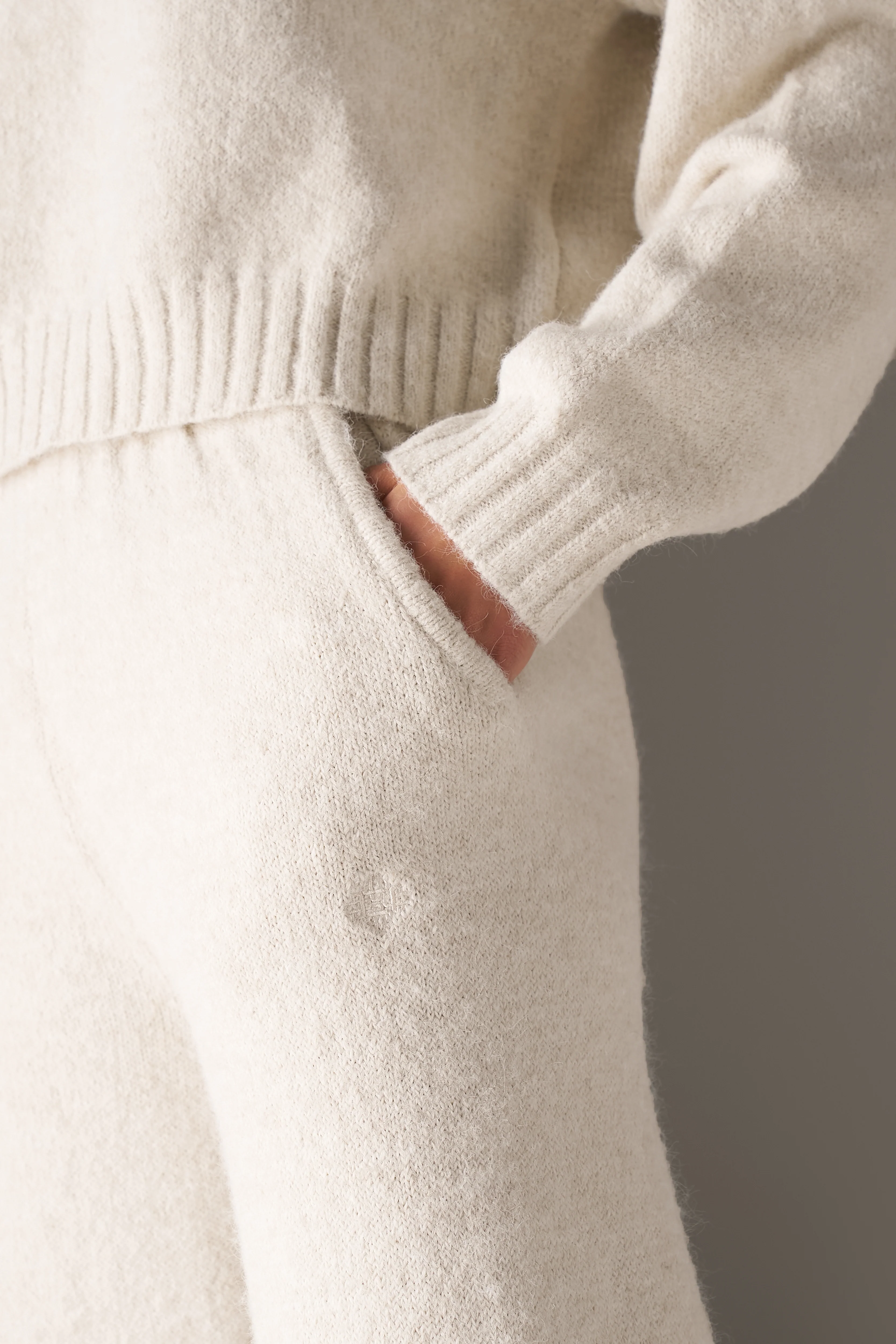 EMBLEM EMBROIDERED KNIT JOGGERS - OAT - Image 4