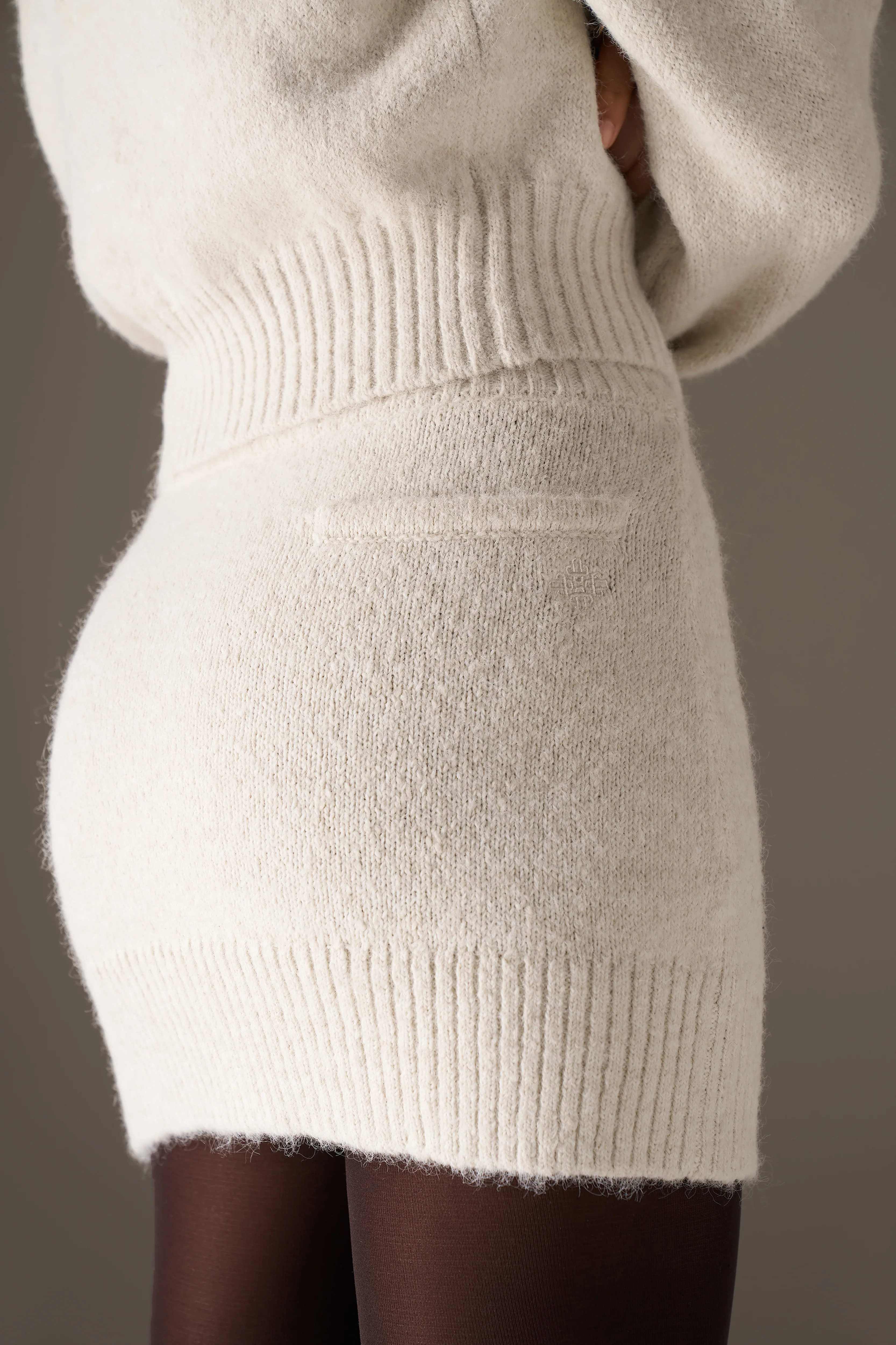 EMBLEM EMBROIDERED KNIT SKIRT - OAT - Image 5