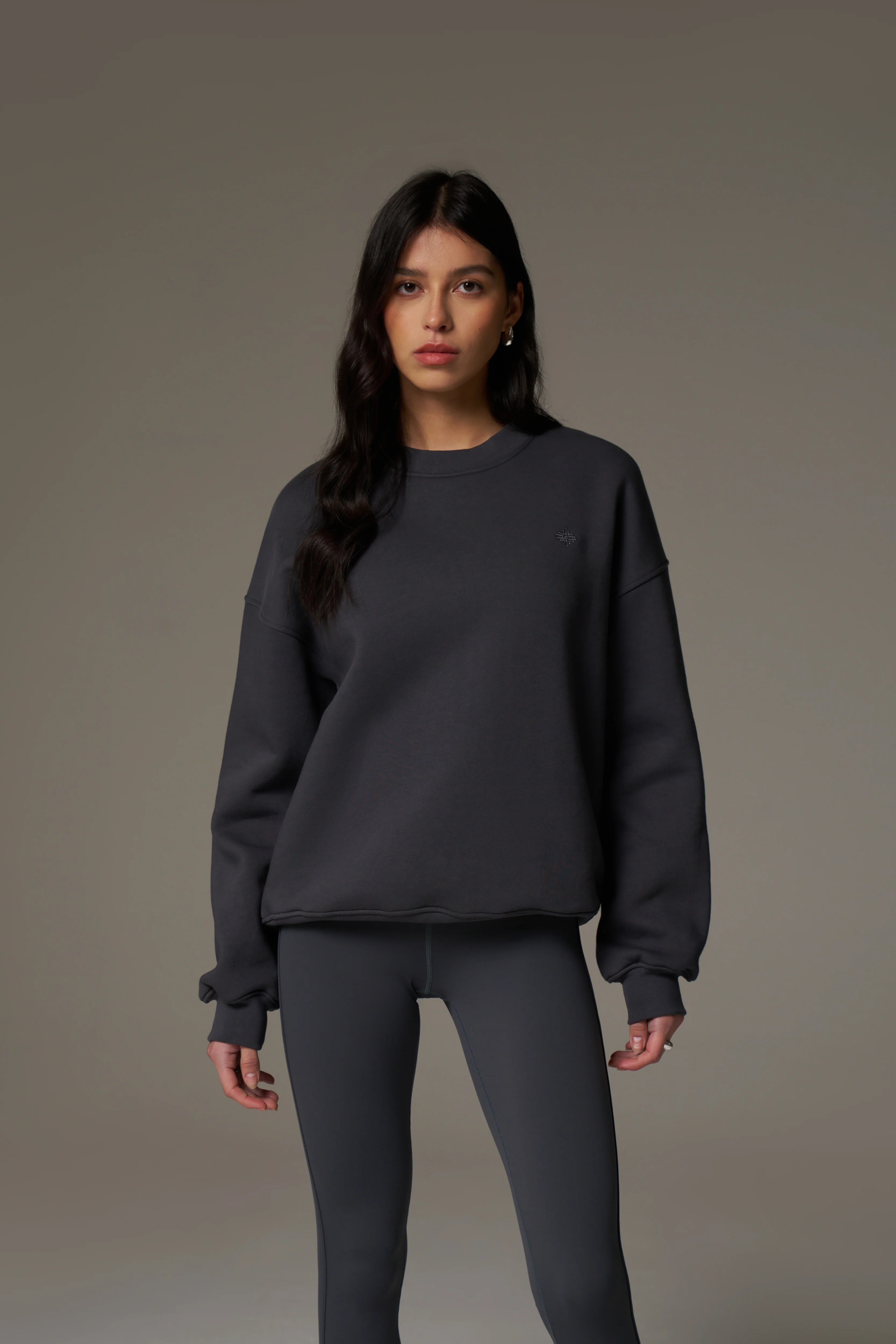 EMBLEM EMBROIDERED SWEATSHIRT - CHARCOAL - Image 2