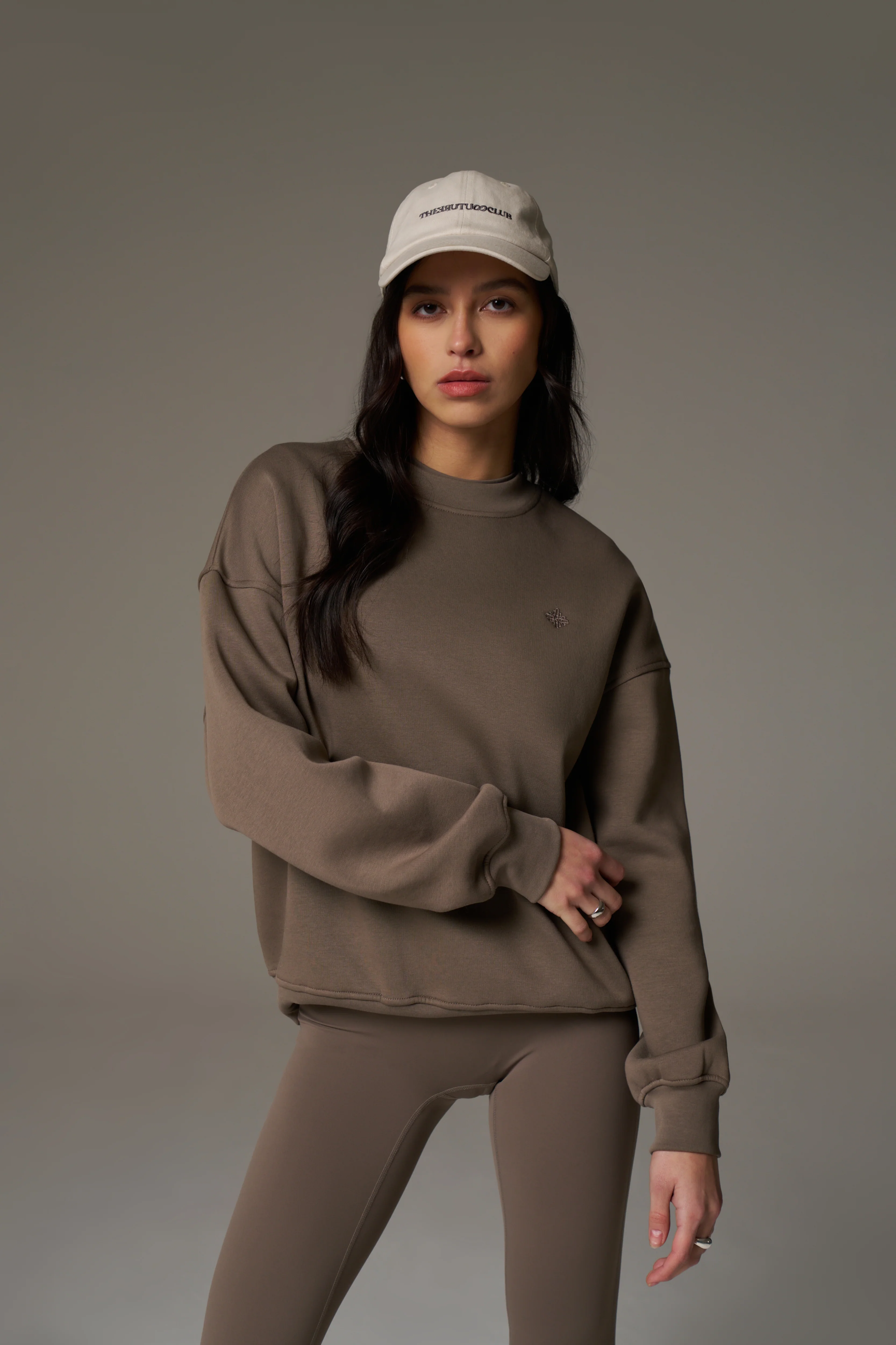 EMBLEM EMBROIDERED SWEATSHIRT - COCOA - Image 2