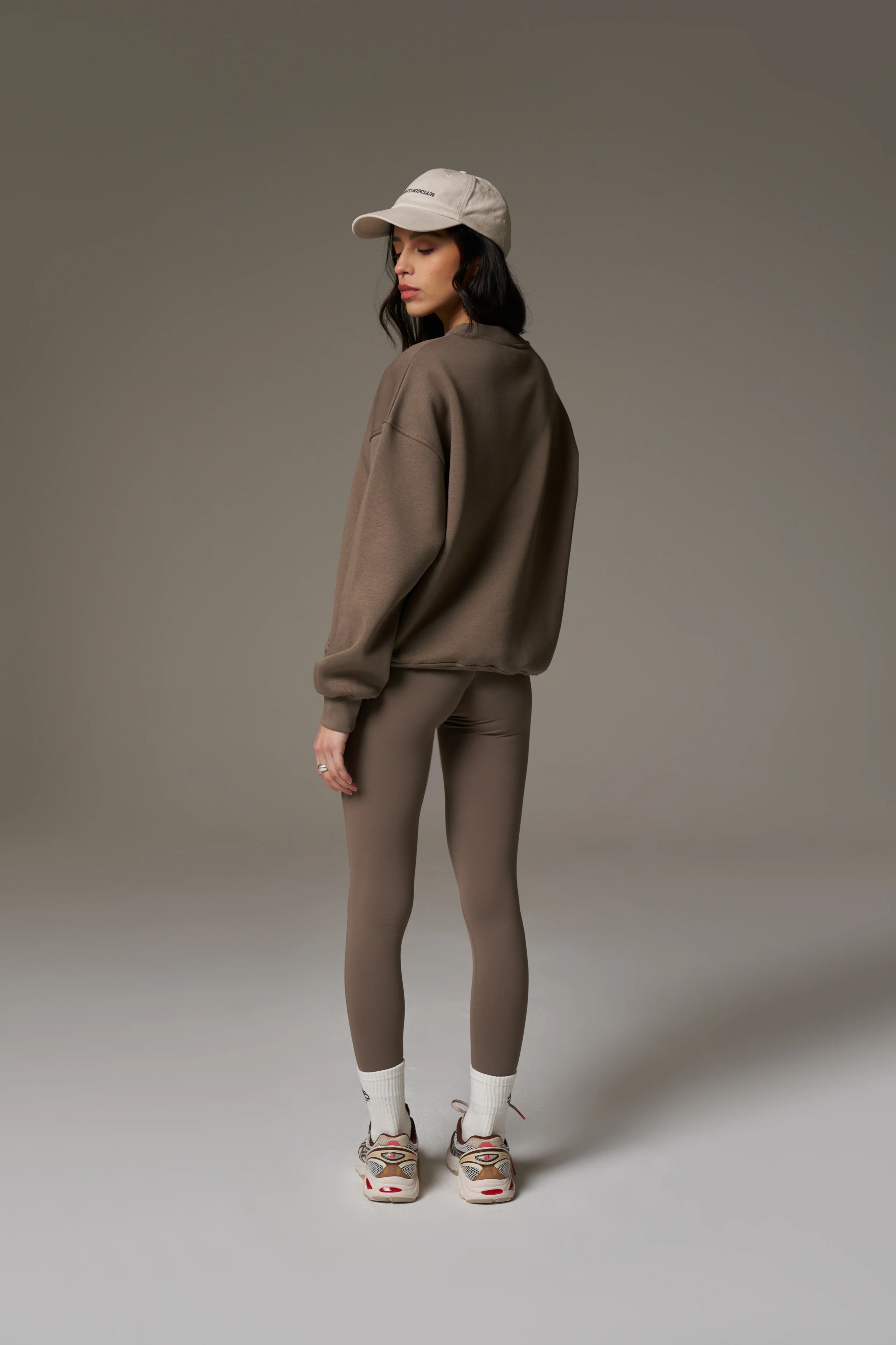 EMBLEM EMBROIDERED SWEATSHIRT - COCOA - Image 7
