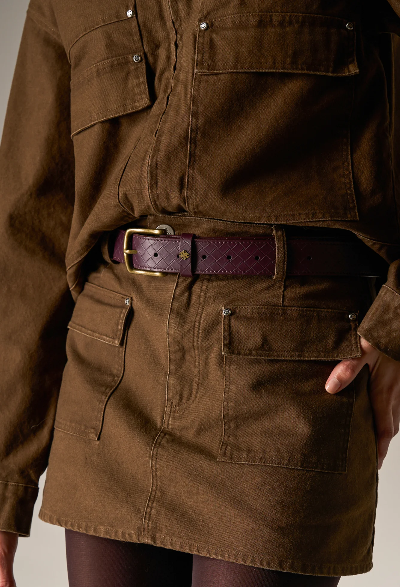 EMBLEM FAUX LEATHER WOVEN BELT - BURGUNDY - Image 3