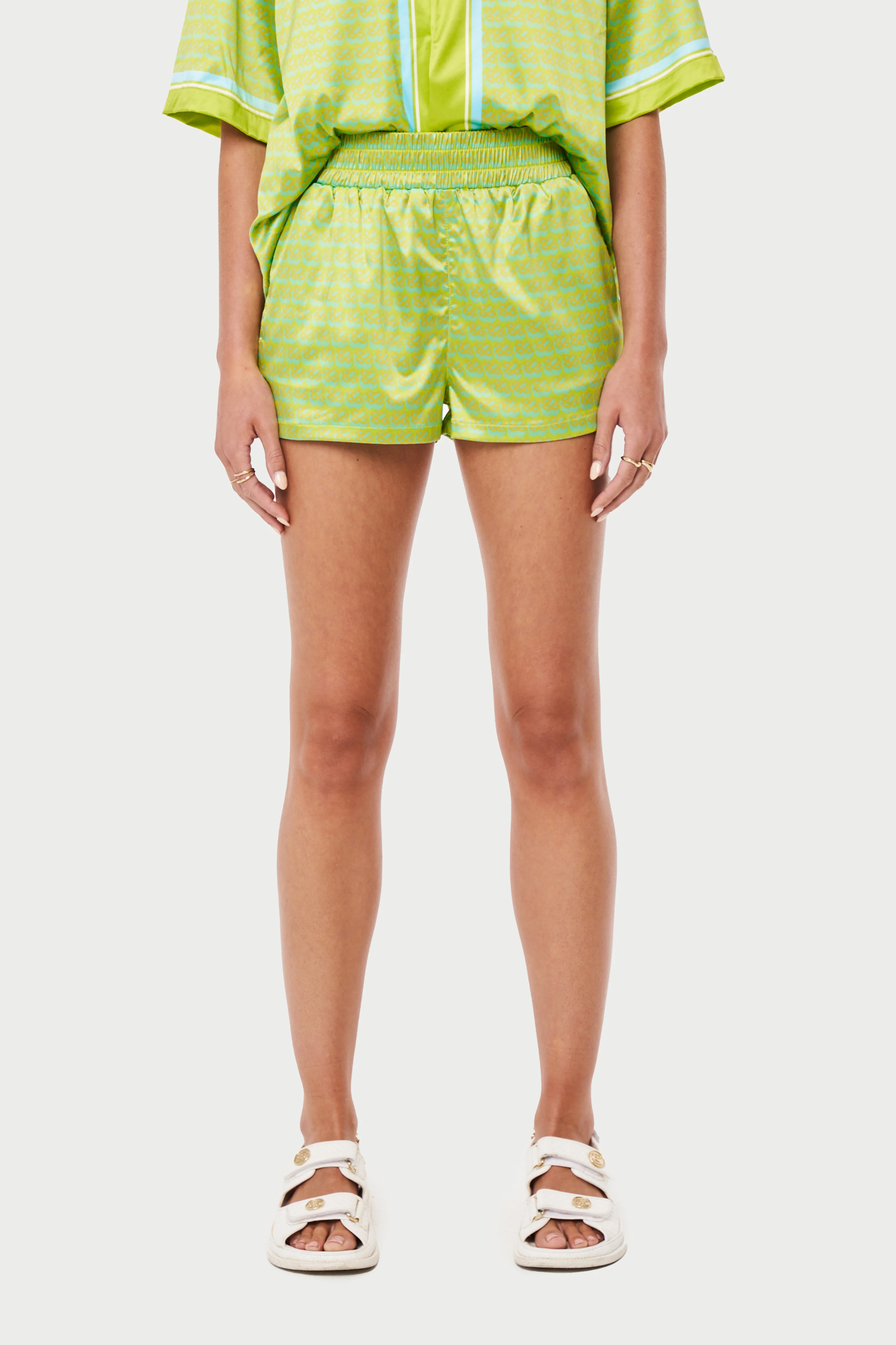 EMBLEM PRINTED RESORT SHORTS - YELLOW - Image 5