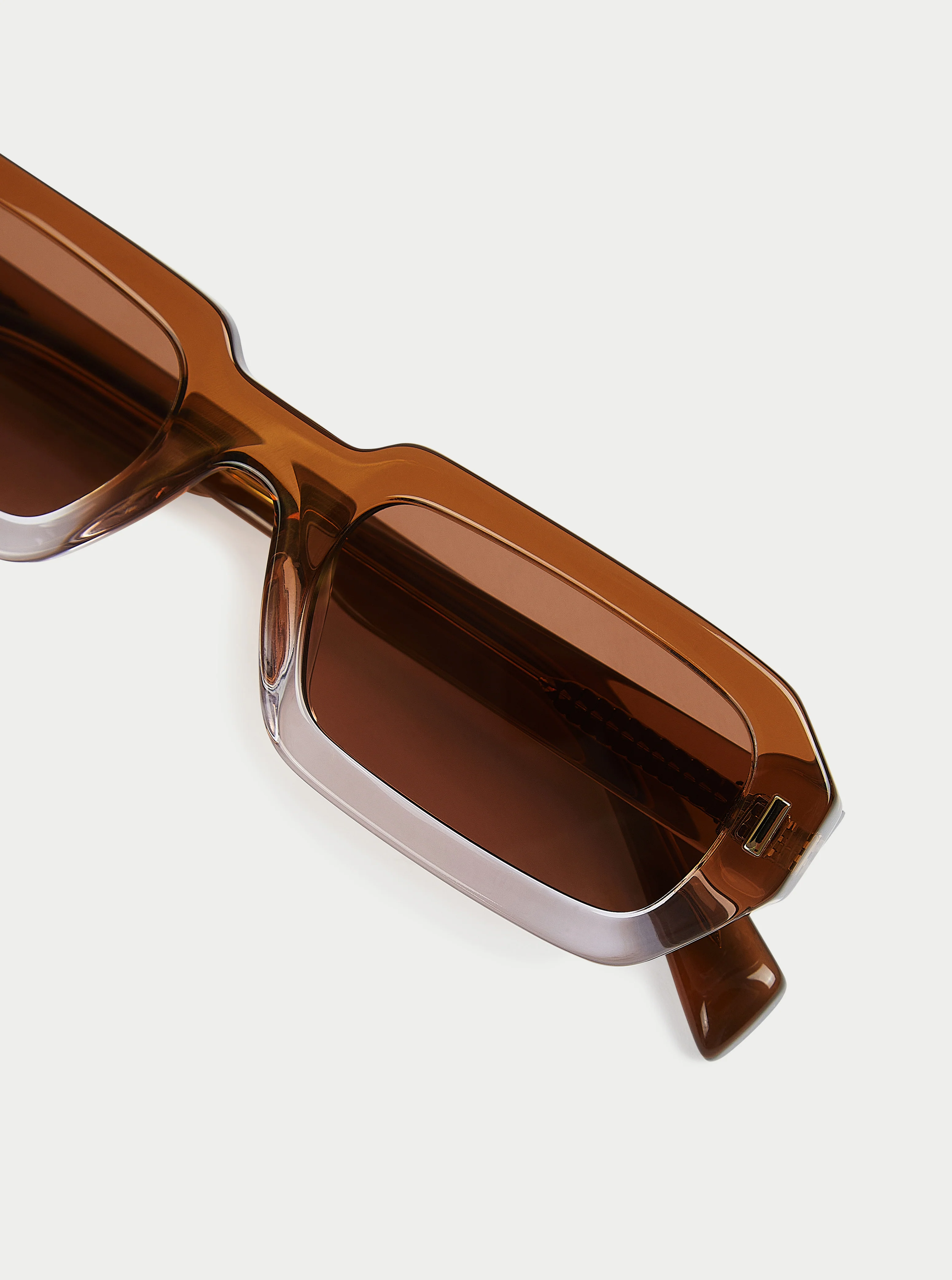 EMBLEM SUNGLASSES - BROWN - Image 8