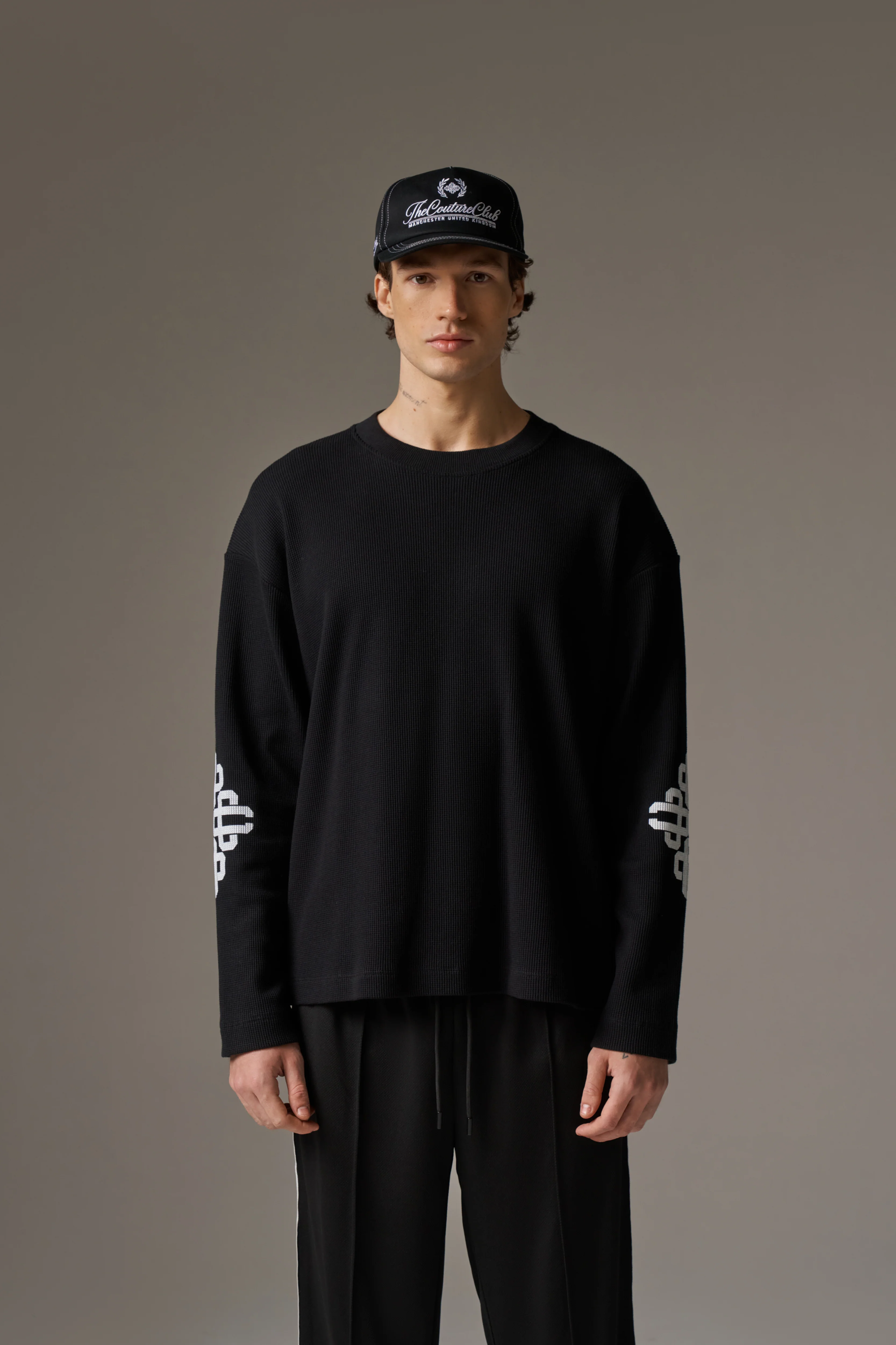 EMBLEM WAFFLE LONG SLEEVE T-SHIRT - BLACK - Image 2
