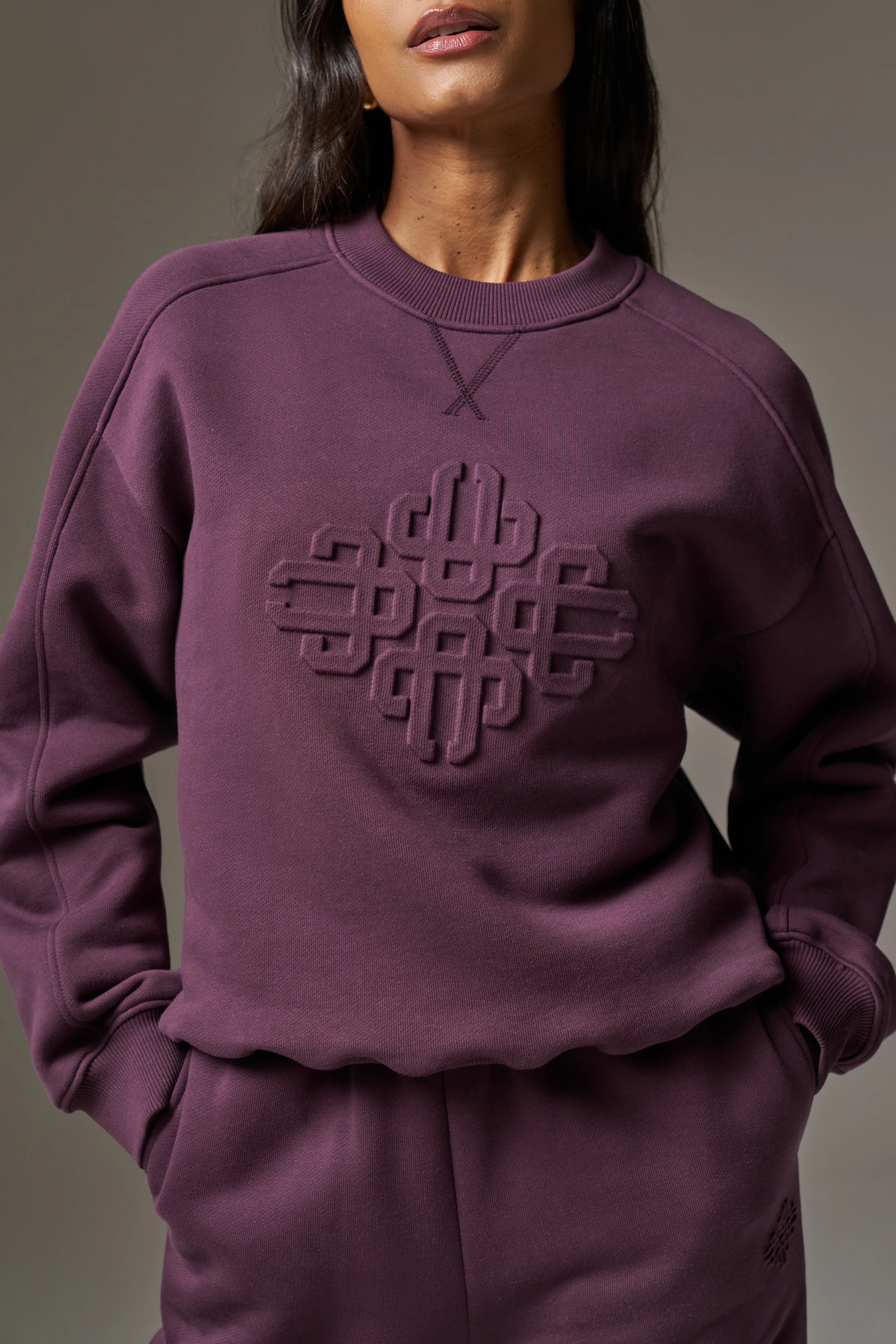 EMBOSSED SWEATSHIRT - PLUM - Image 4