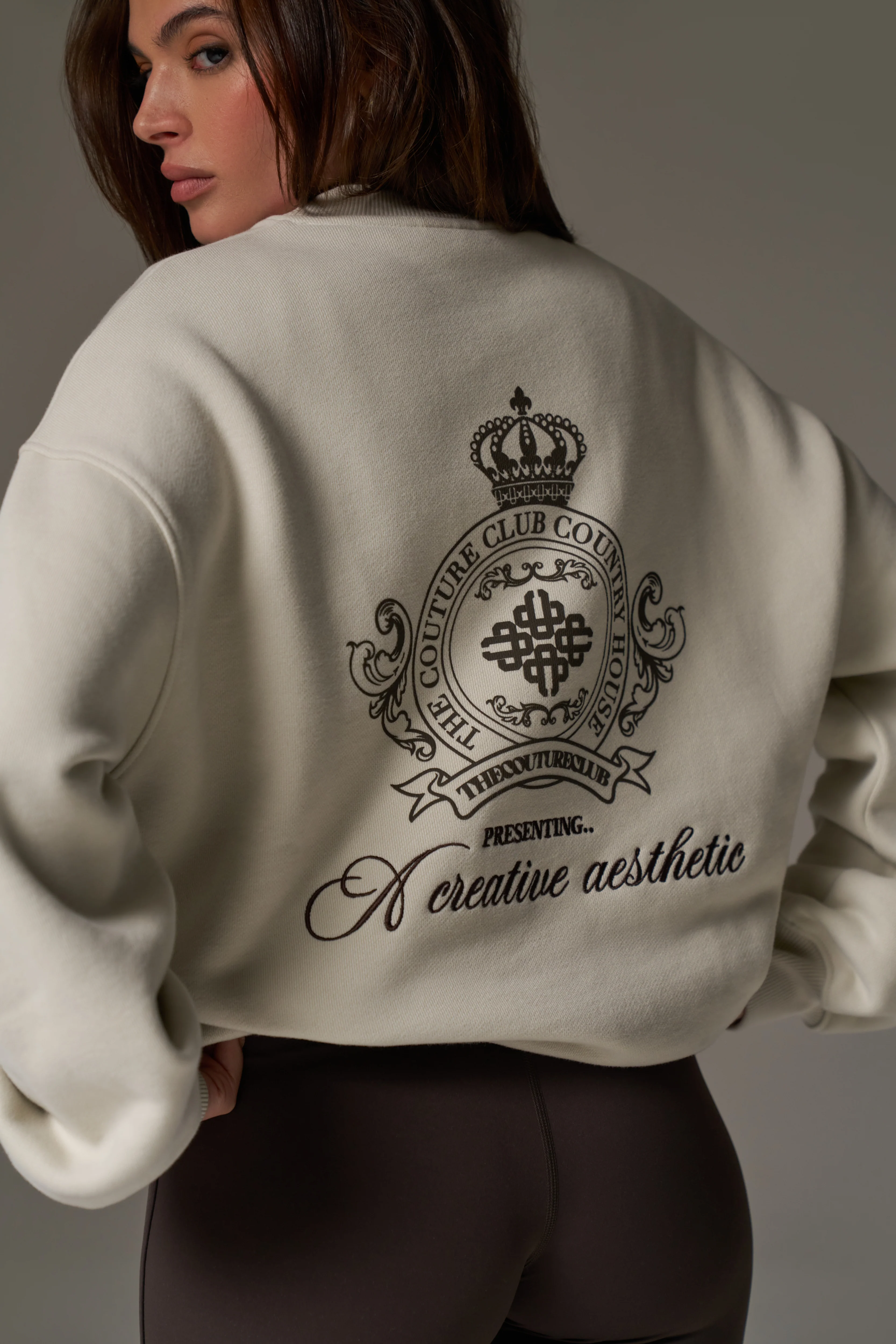 EMBROIDERED CREST OVERSIZED SWEATSHIRT - BONE - Image 5