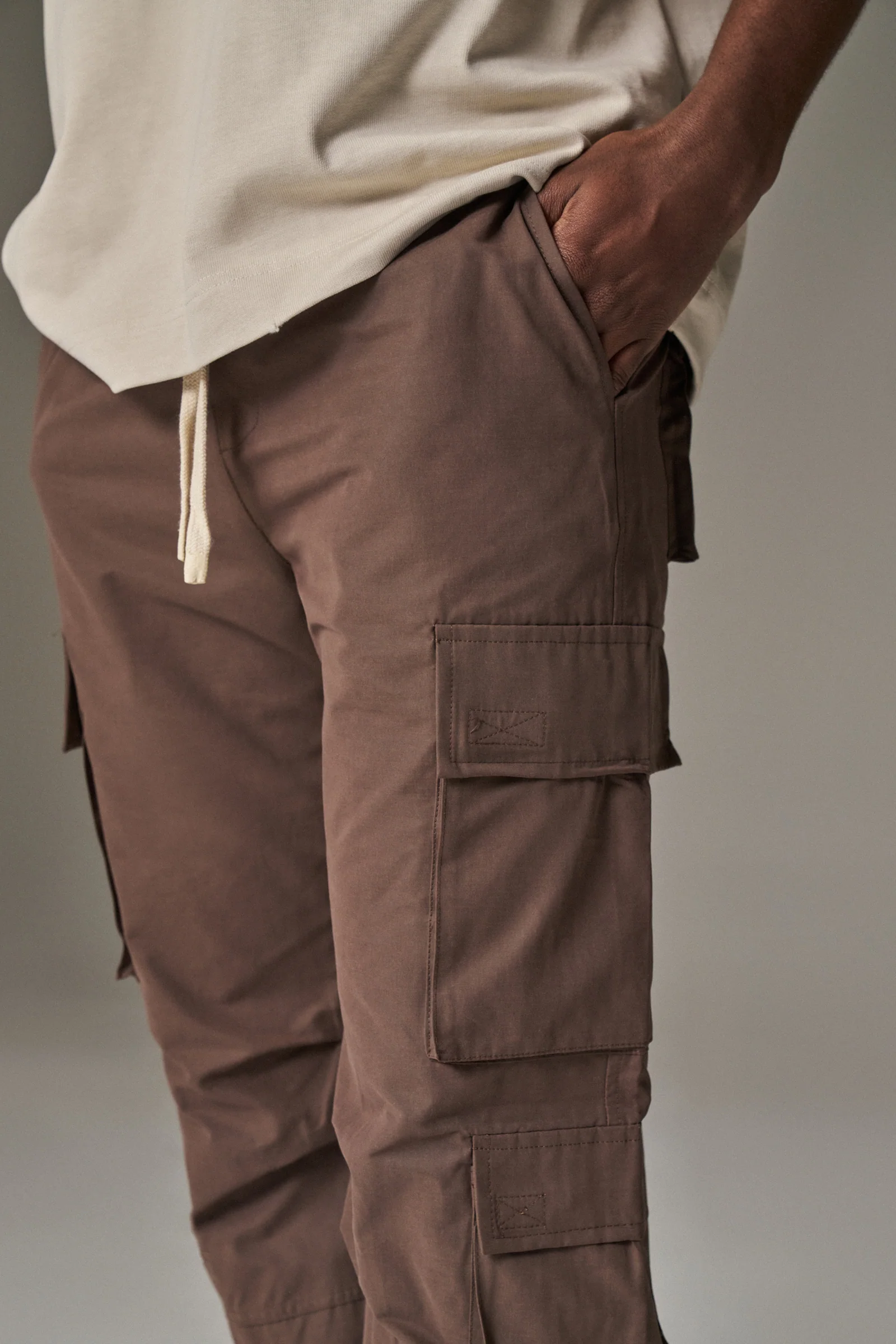 ESSENTIALS CARGO PANT - BROWN - Image 5