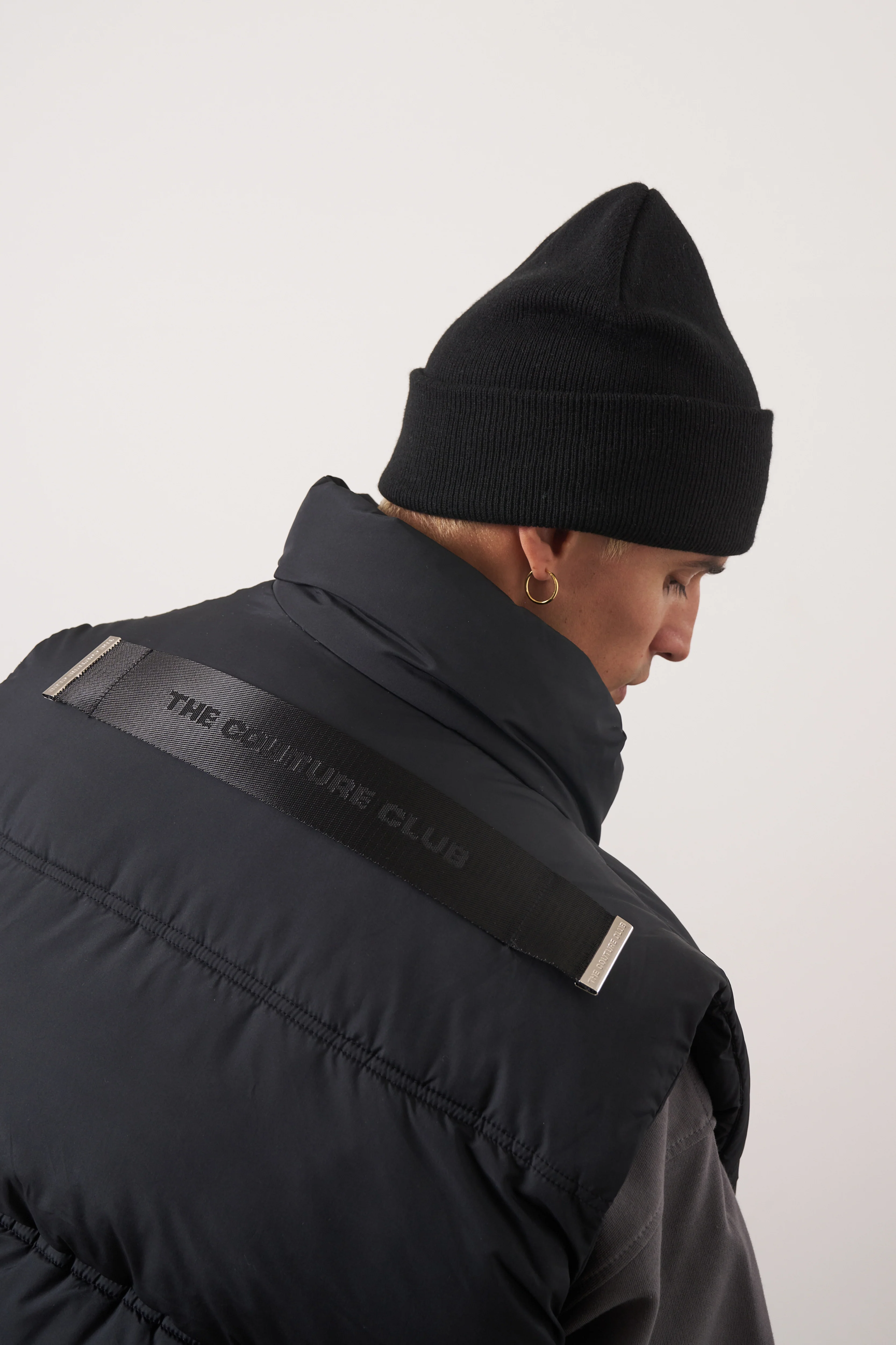 ESSENTIALS MATTE GILET - BLACK - Image 6