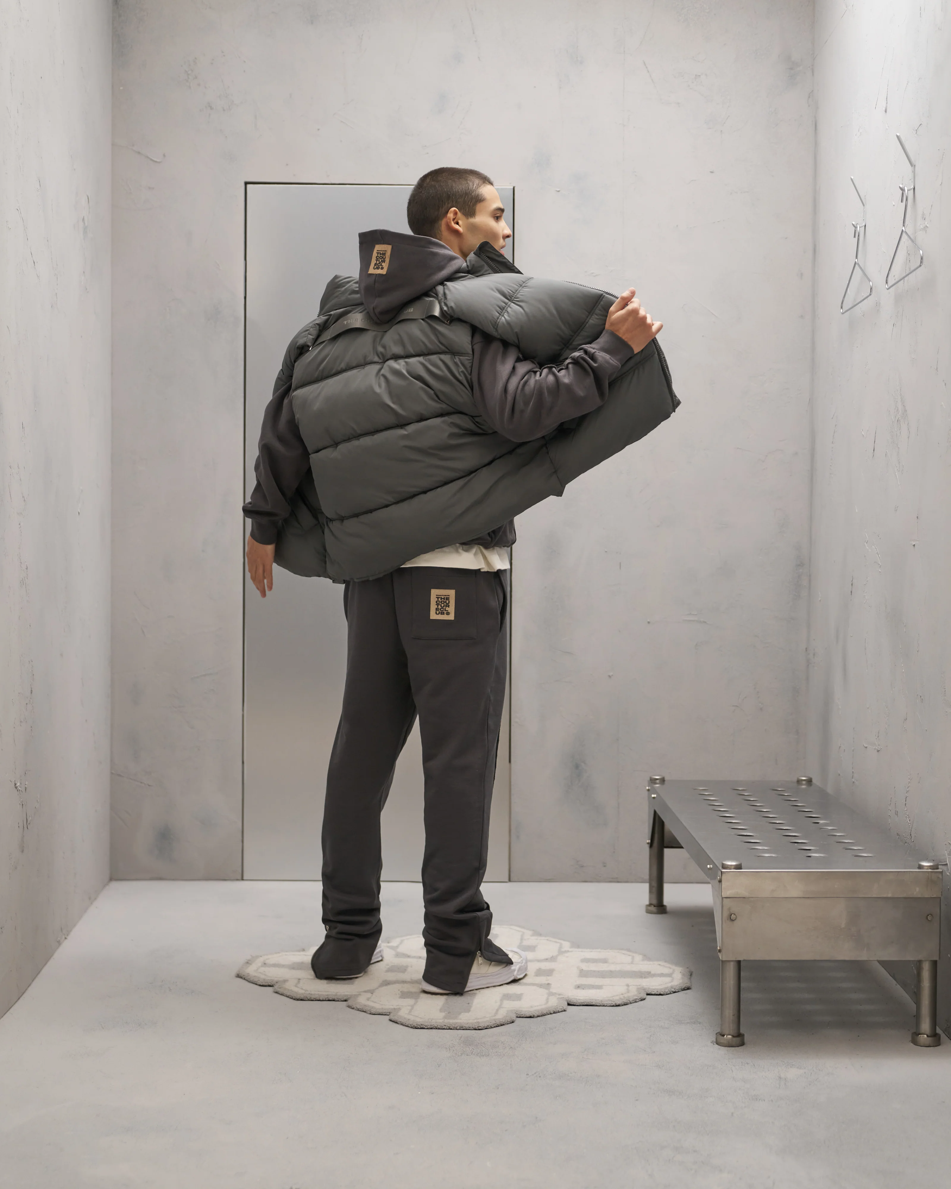 ESSENTIALS MATTE GILET - CHARCOAL - Image 4