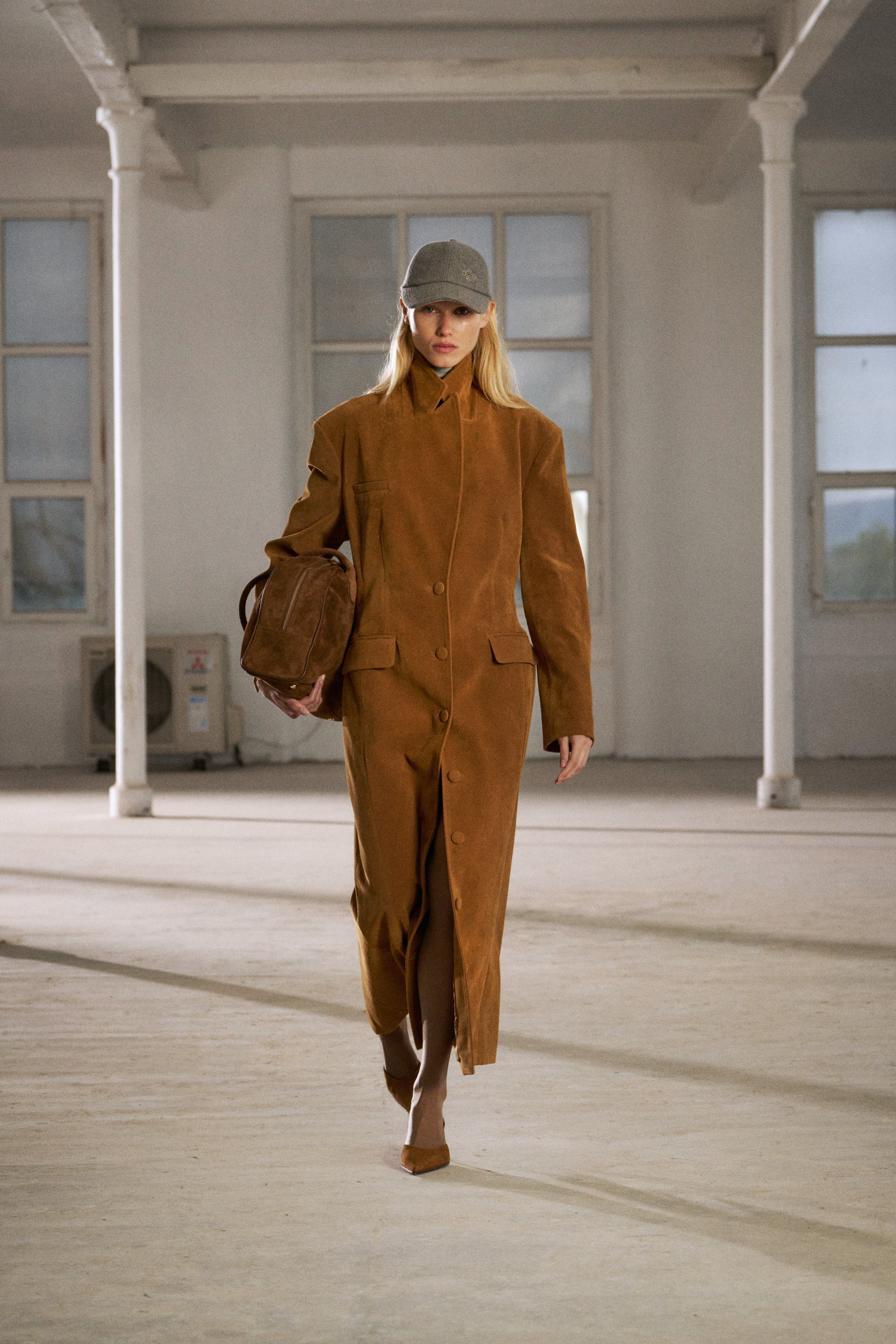 FAUX SUEDE CINCHED WAIST TAILORED COAT - BROWN - Image 2