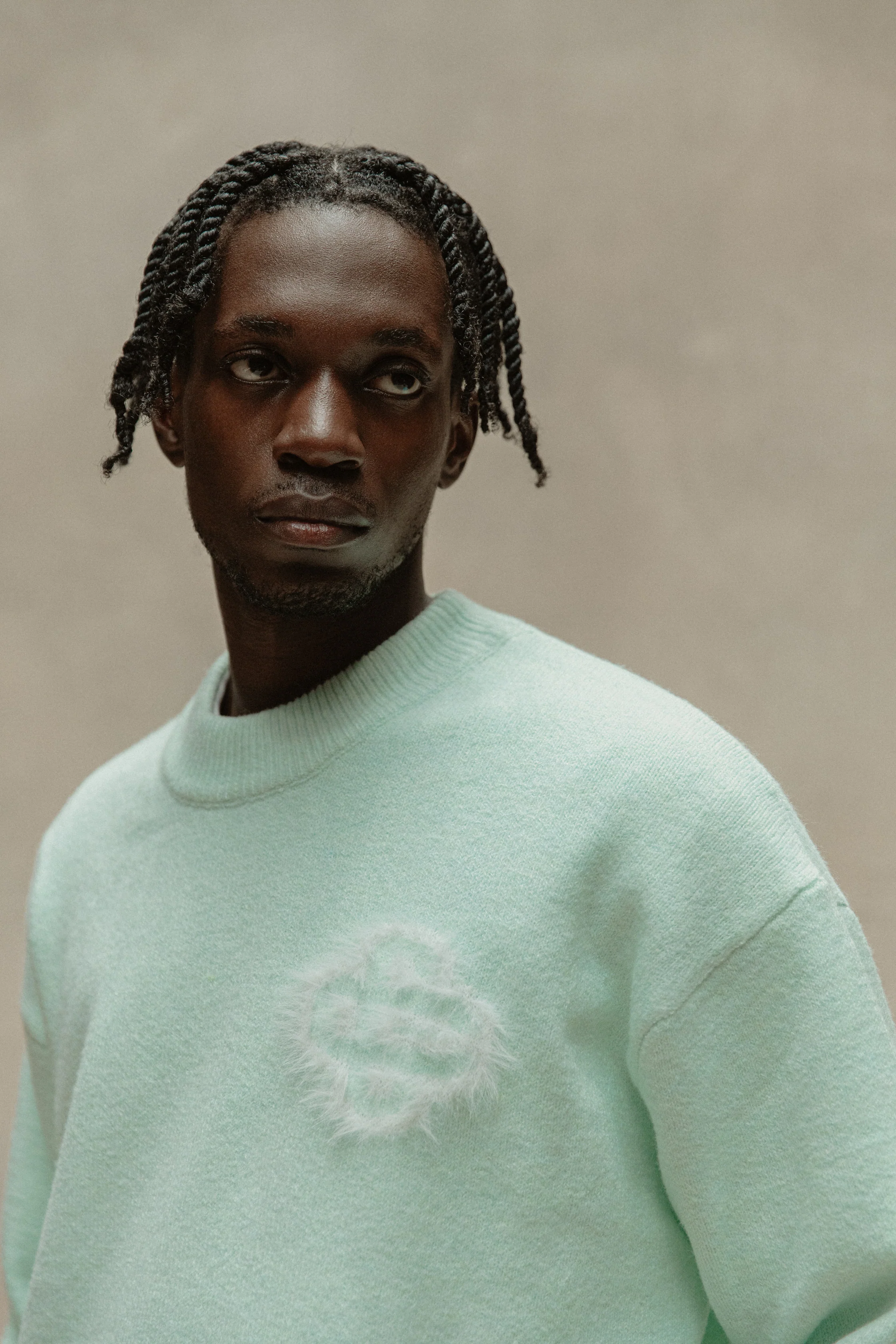FLUFFY EMBLEM KNITTED CREW - MINT - Image 4