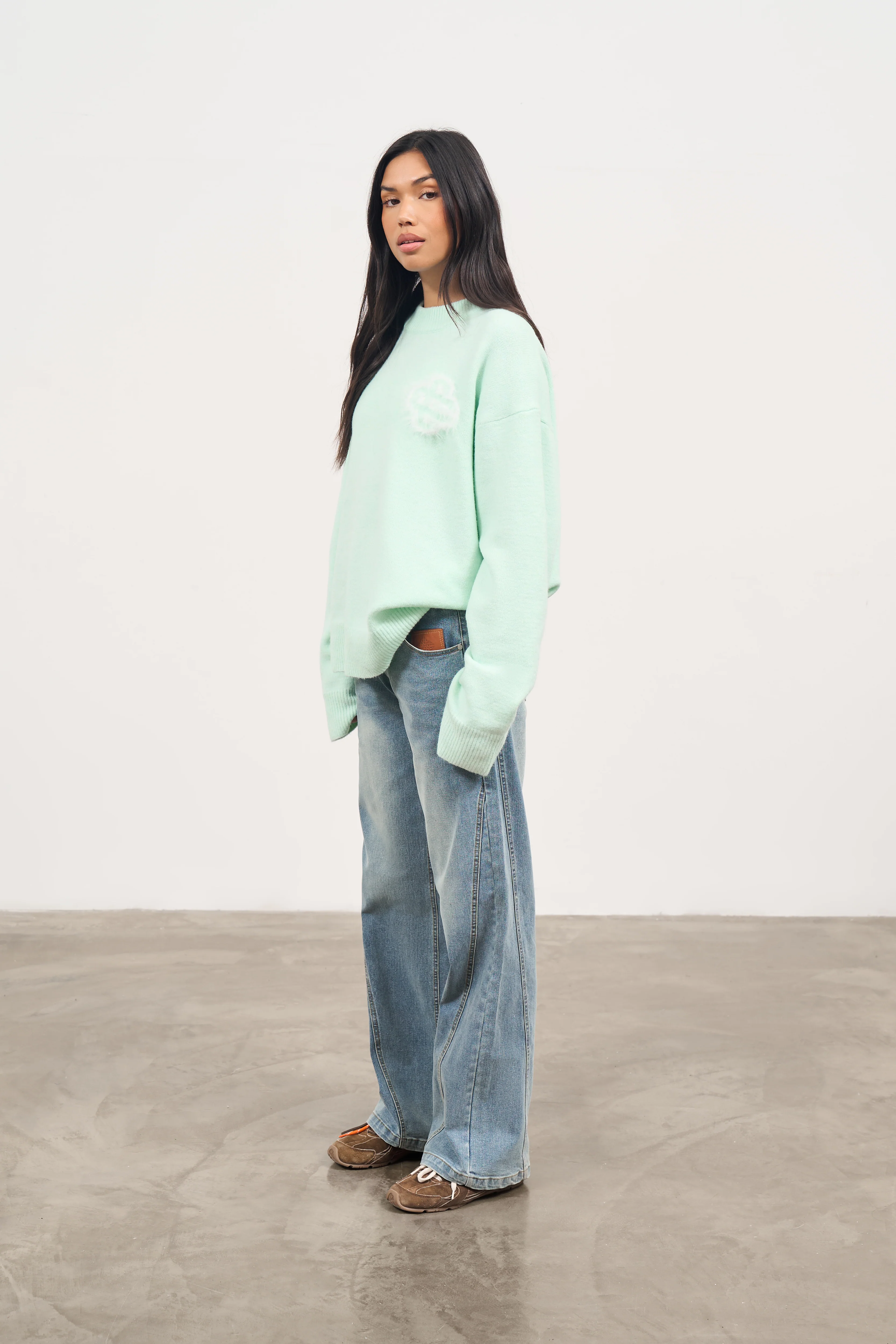 FLUFFY EMBLEM KNITTED CREW - MINT - Image 5